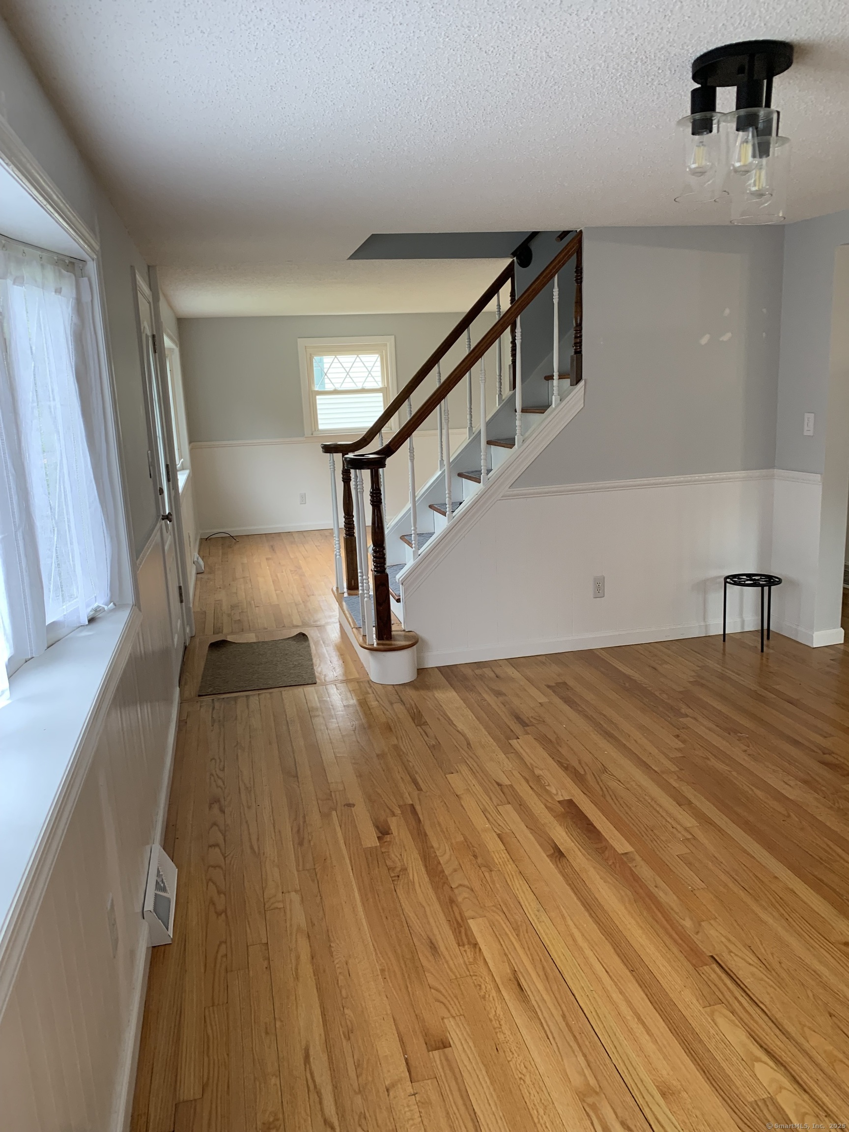 31 Gary Drive, Enfield, Connecticut image 6