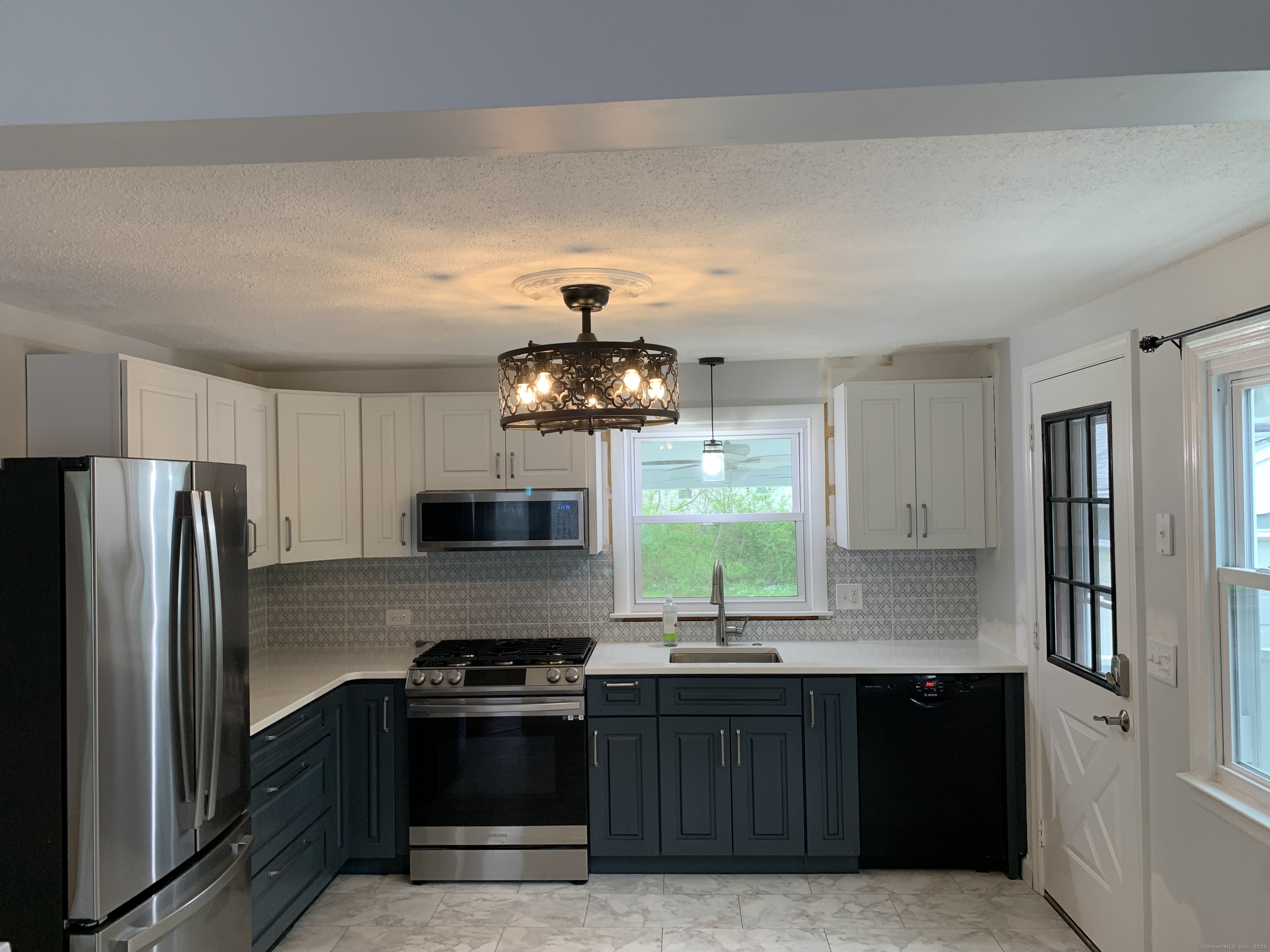 31 Gary Drive, Enfield, Connecticut image 13