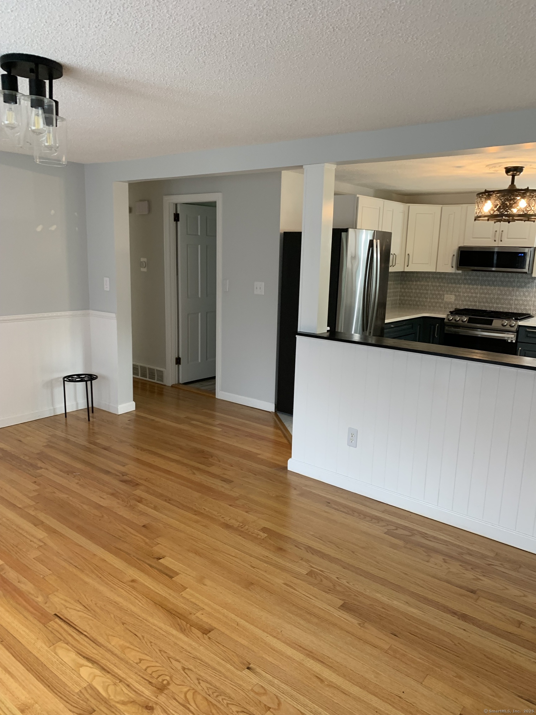 31 Gary Drive, Enfield, Connecticut image 8