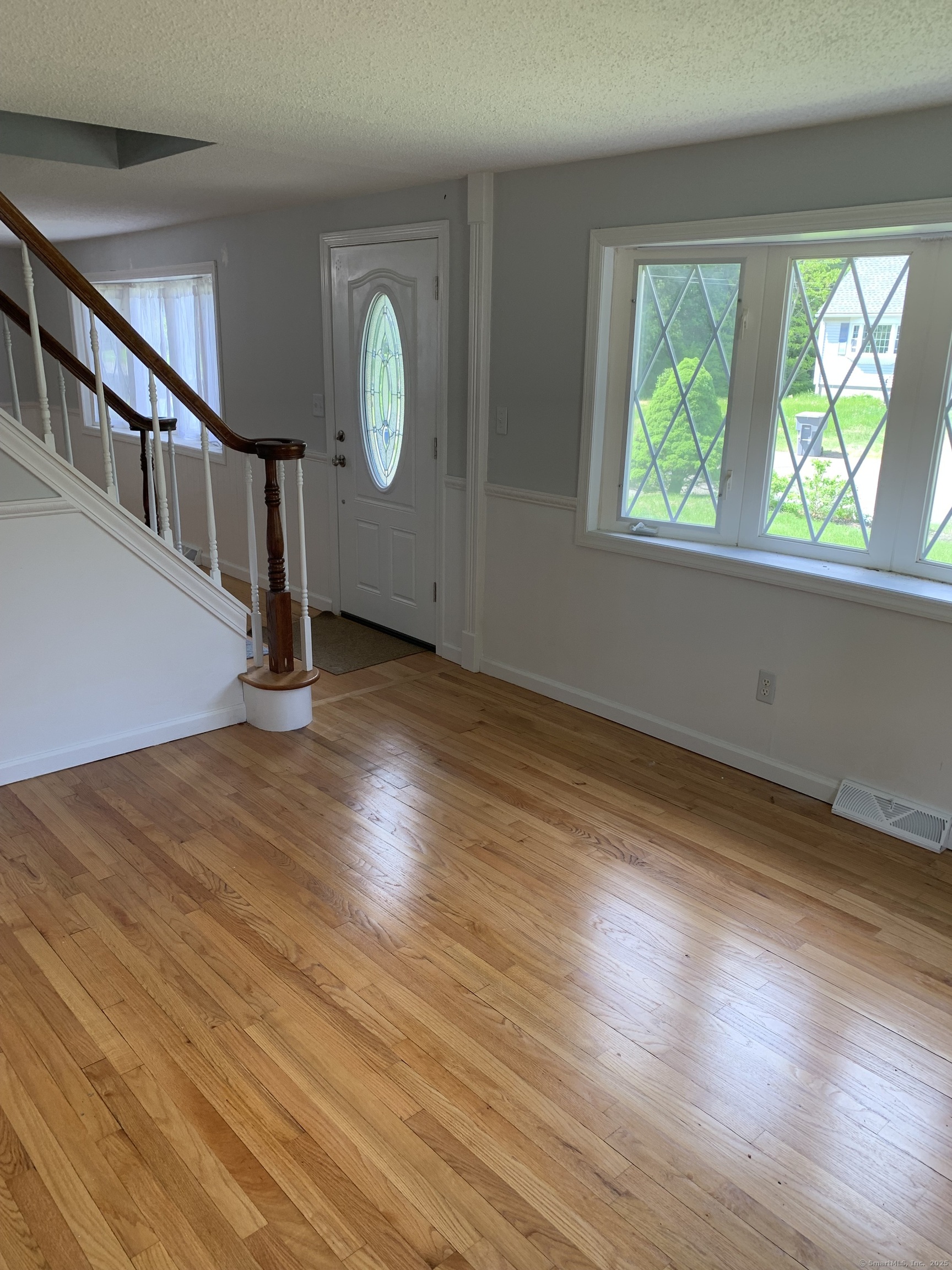 31 Gary Drive, Enfield, Connecticut image 9