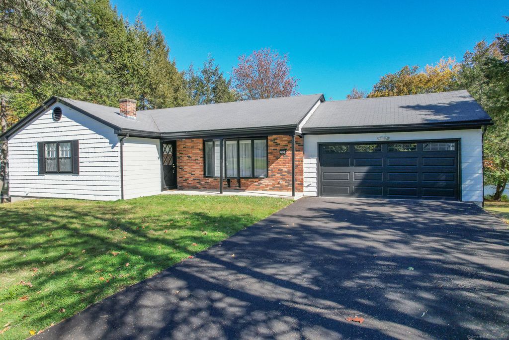 Photo of 604 Lakeside Boulevard W, Waterbury, CT 06708 (MLS # 24133485)