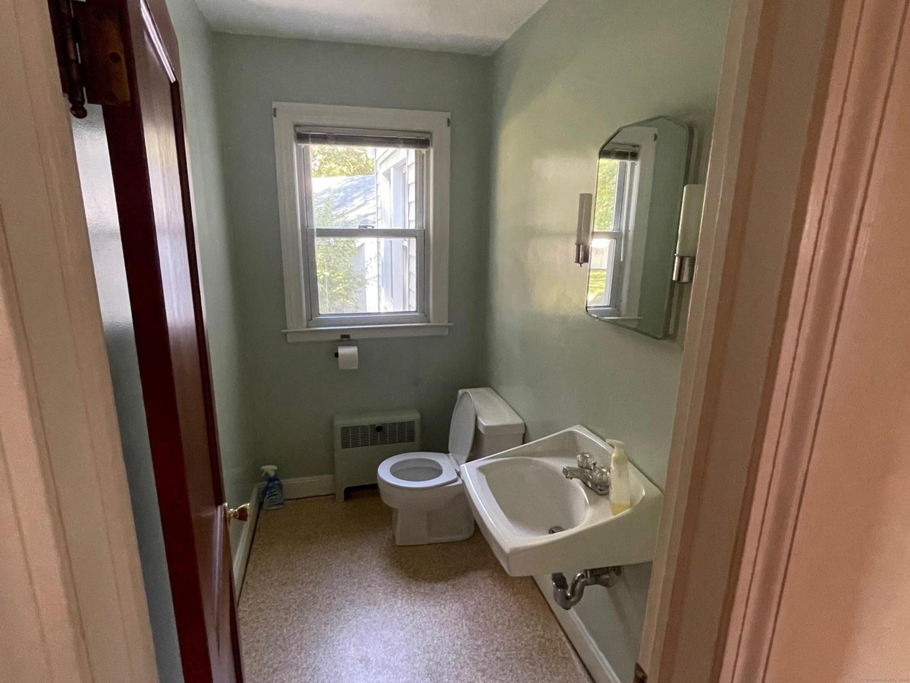 East Hartford, Connecticut 06118, United States, 2 Bedrooms Bedrooms, ,2 BathroomsBathrooms,Residential,Pending,212561
