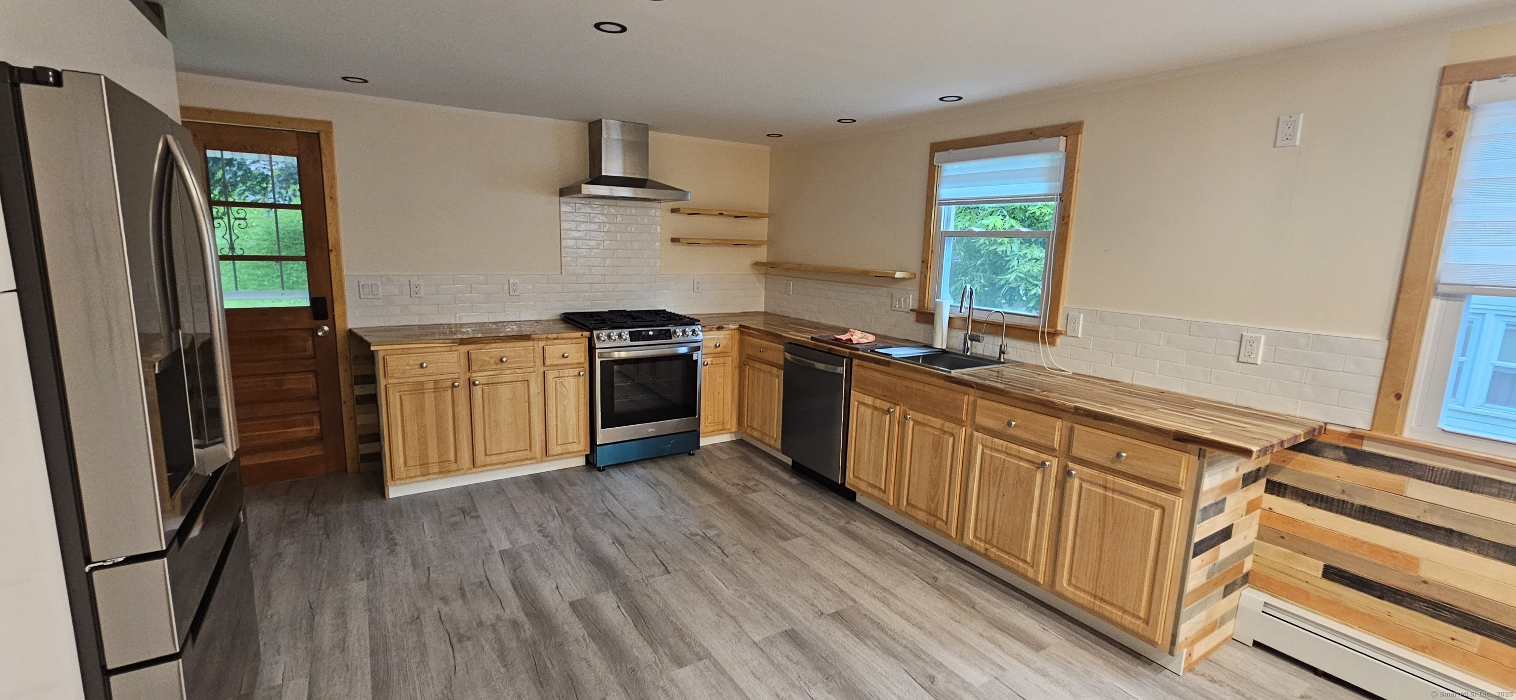 New Britain, Connecticut 06053, United States, 3 Bedrooms Bedrooms, ,1 BathroomBathrooms,Residential,Pending,153580