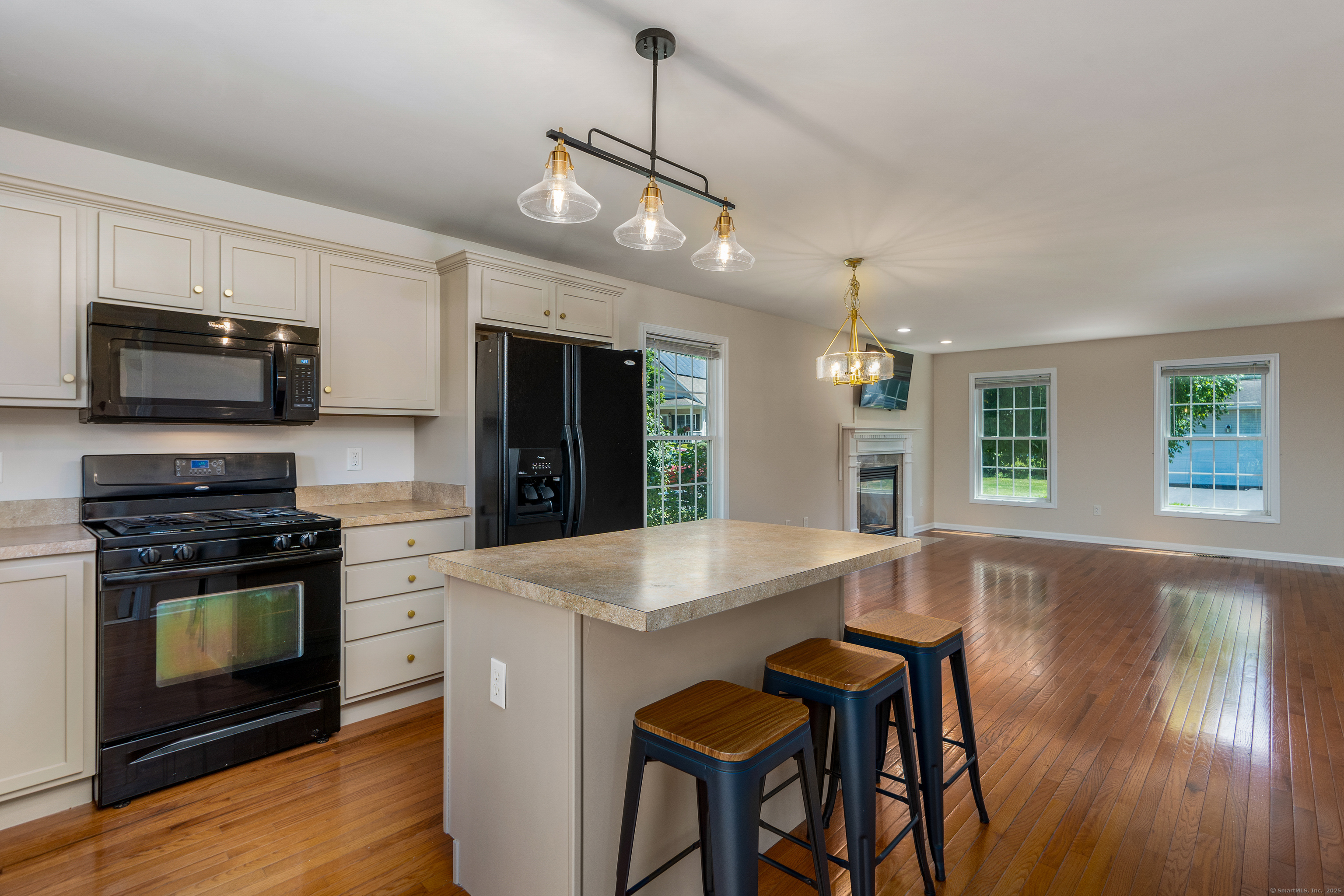 Vernon, Connecticut 06066, United States, 3 Bedrooms Bedrooms, ,2 BathroomsBathrooms,Residential,Coming Soon,177639