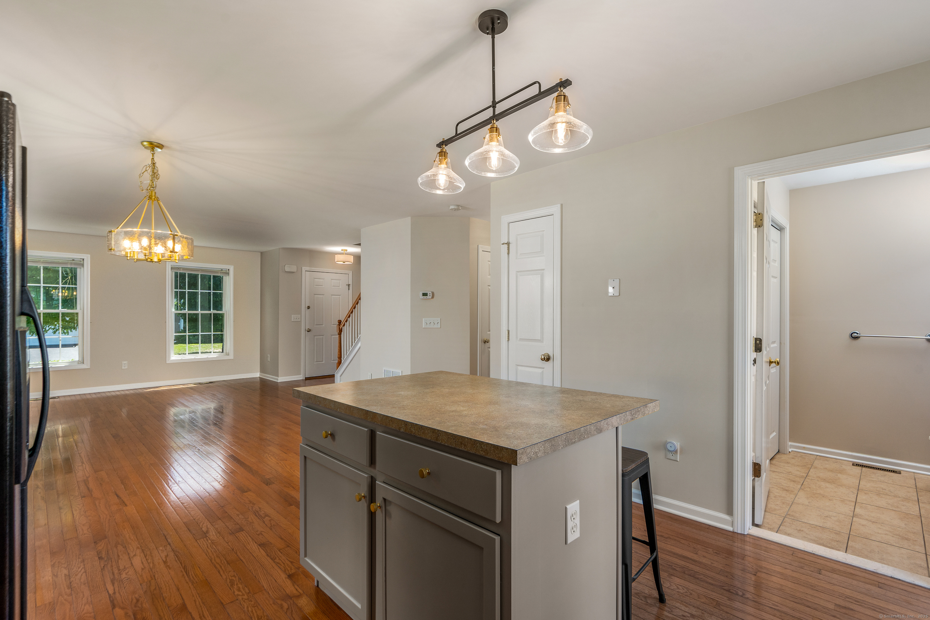 Vernon, Connecticut 06066, United States, 3 Bedrooms Bedrooms, ,2 BathroomsBathrooms,Residential,Coming Soon,177639