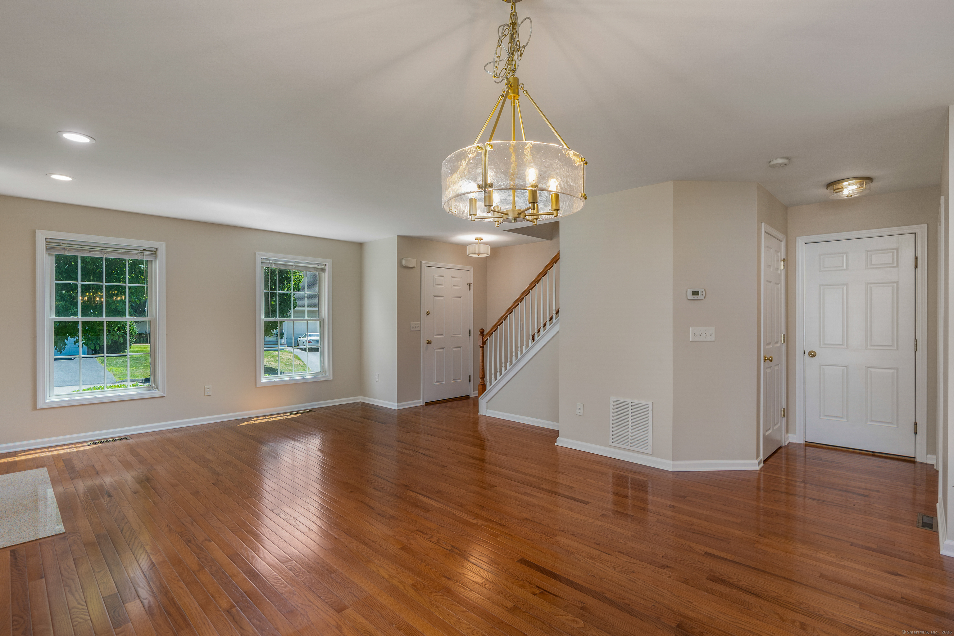 Vernon, Connecticut 06066, United States, 3 Bedrooms Bedrooms, ,2 BathroomsBathrooms,Residential,Coming Soon,177639