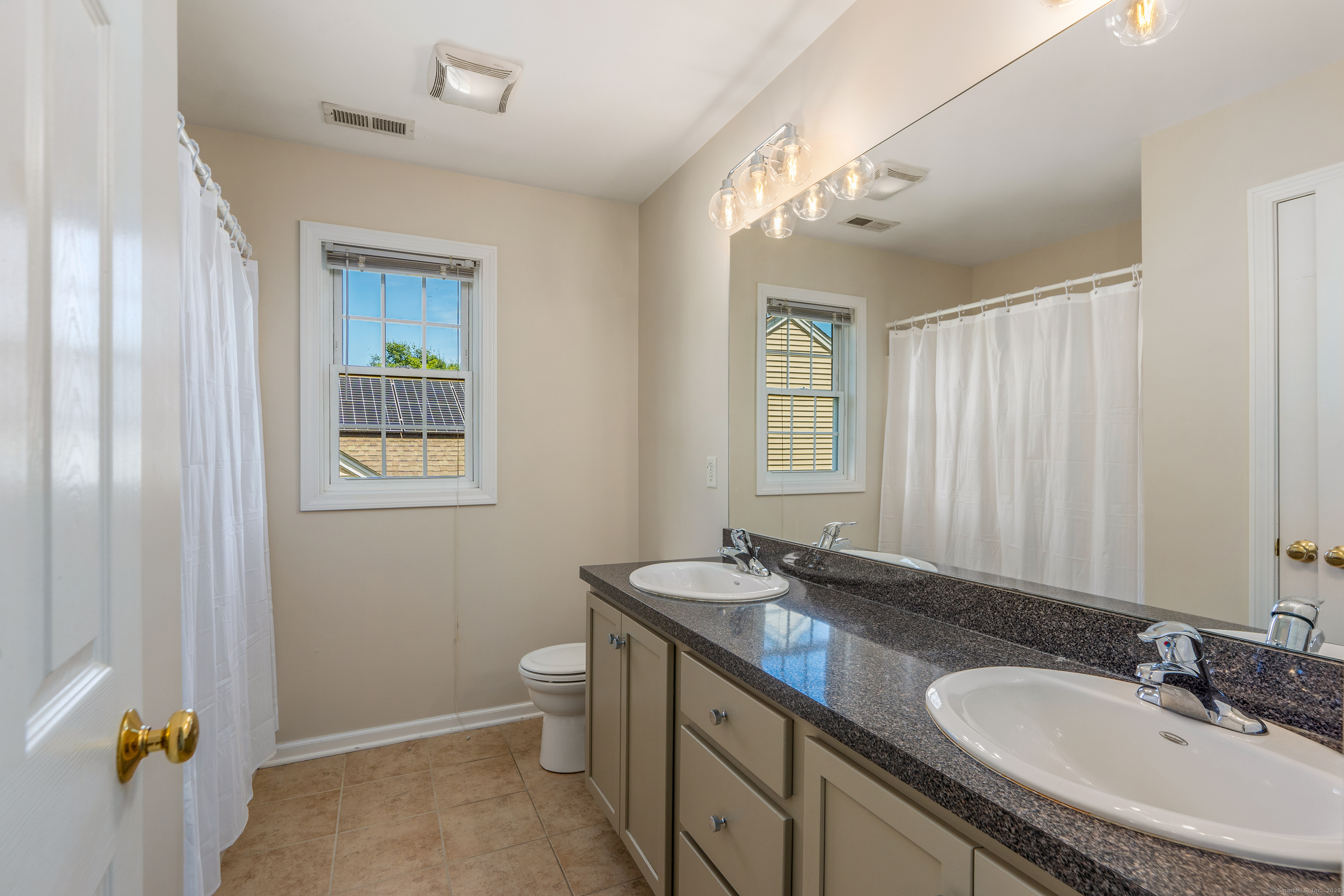 Vernon, Connecticut 06066, United States, 3 Bedrooms Bedrooms, ,2 BathroomsBathrooms,Residential,Coming Soon,177639