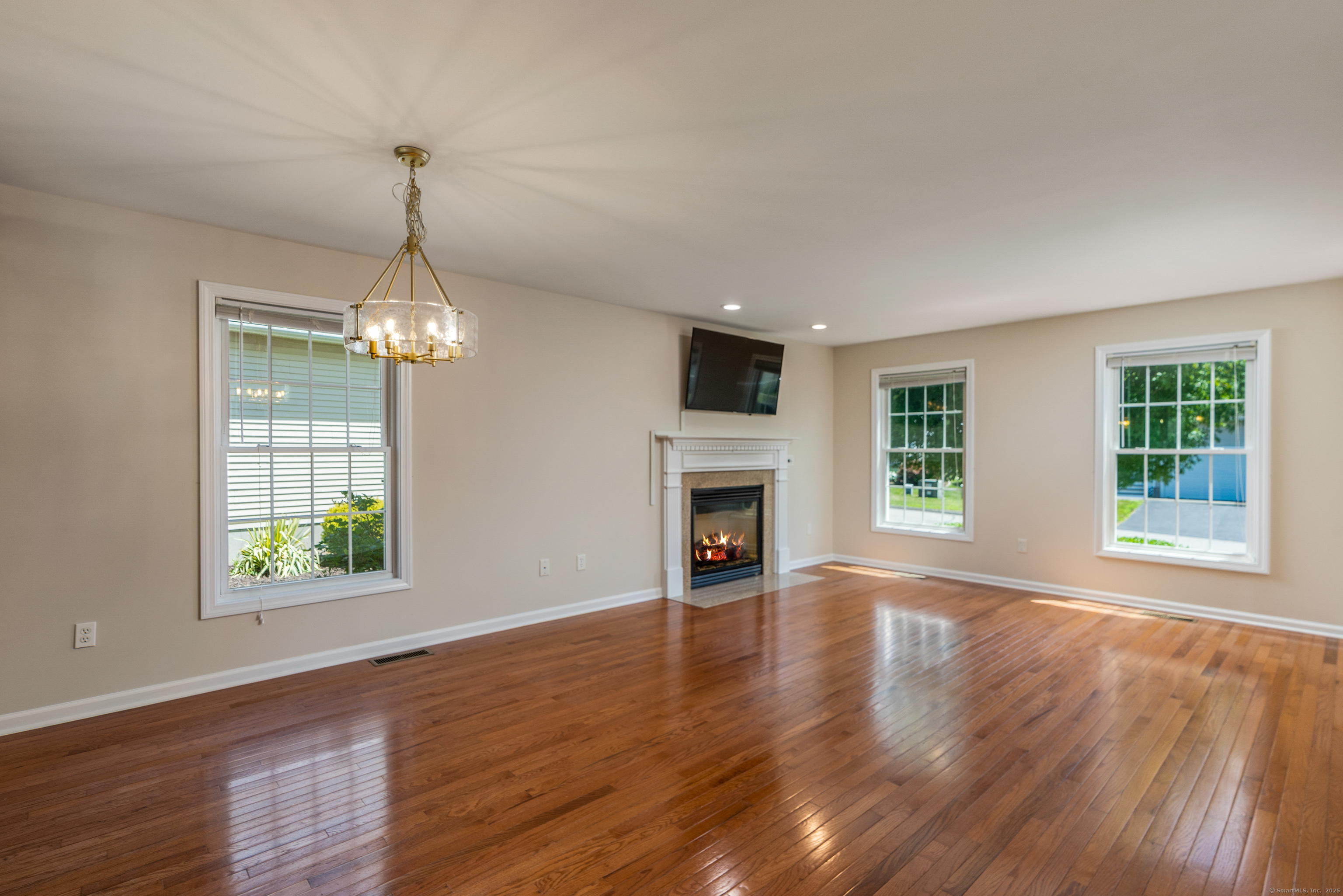 Vernon, Connecticut 06066, United States, 3 Bedrooms Bedrooms, ,2 BathroomsBathrooms,Residential,Coming Soon,177639