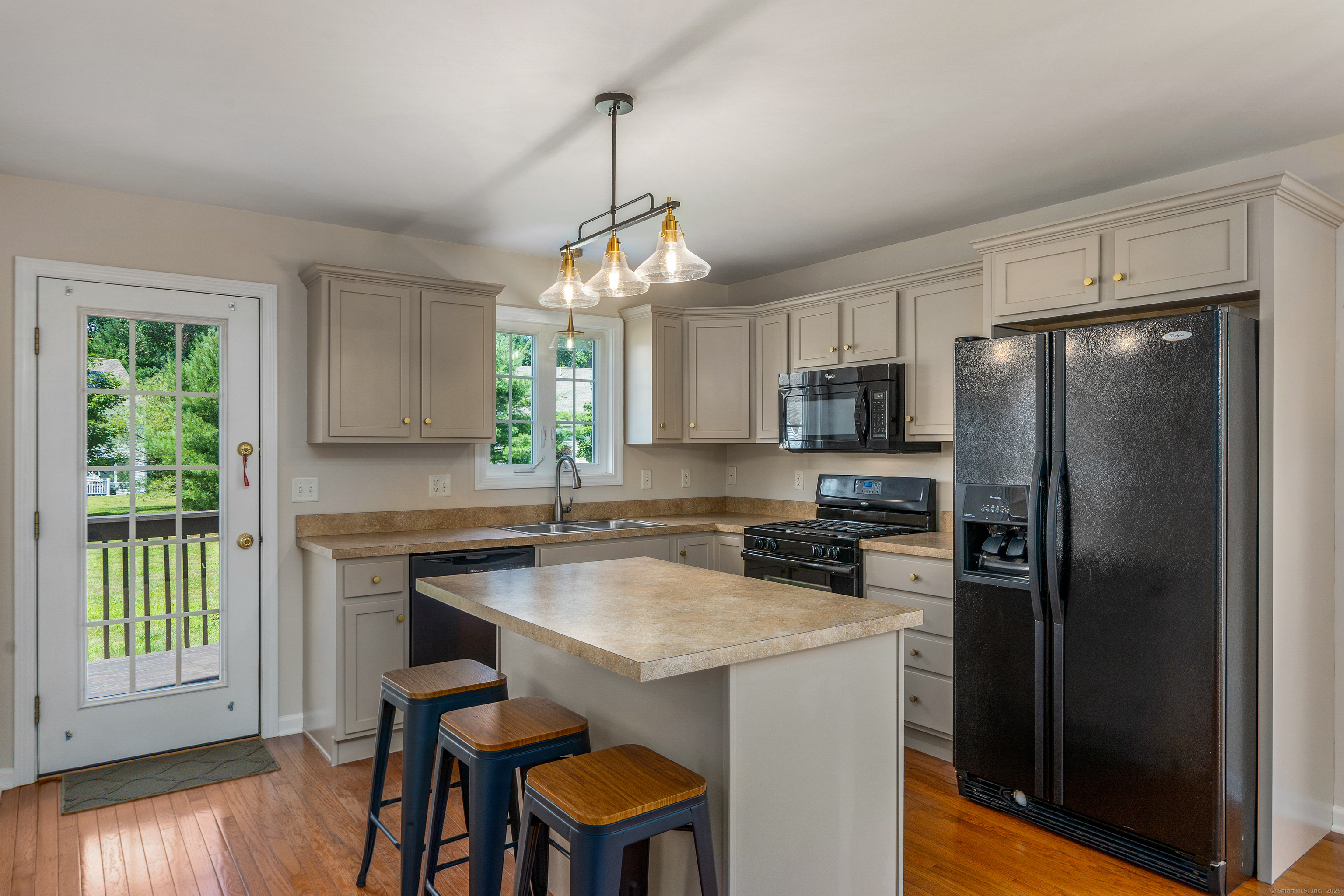 Vernon, Connecticut 06066, United States, 3 Bedrooms Bedrooms, ,2 BathroomsBathrooms,Residential,Coming Soon,177639