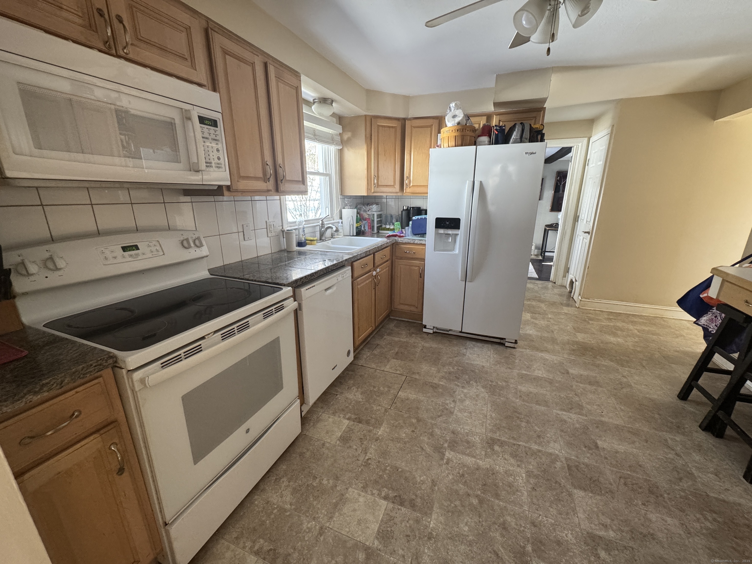 14 Lauren Lane, Norwich, Connecticut image 16