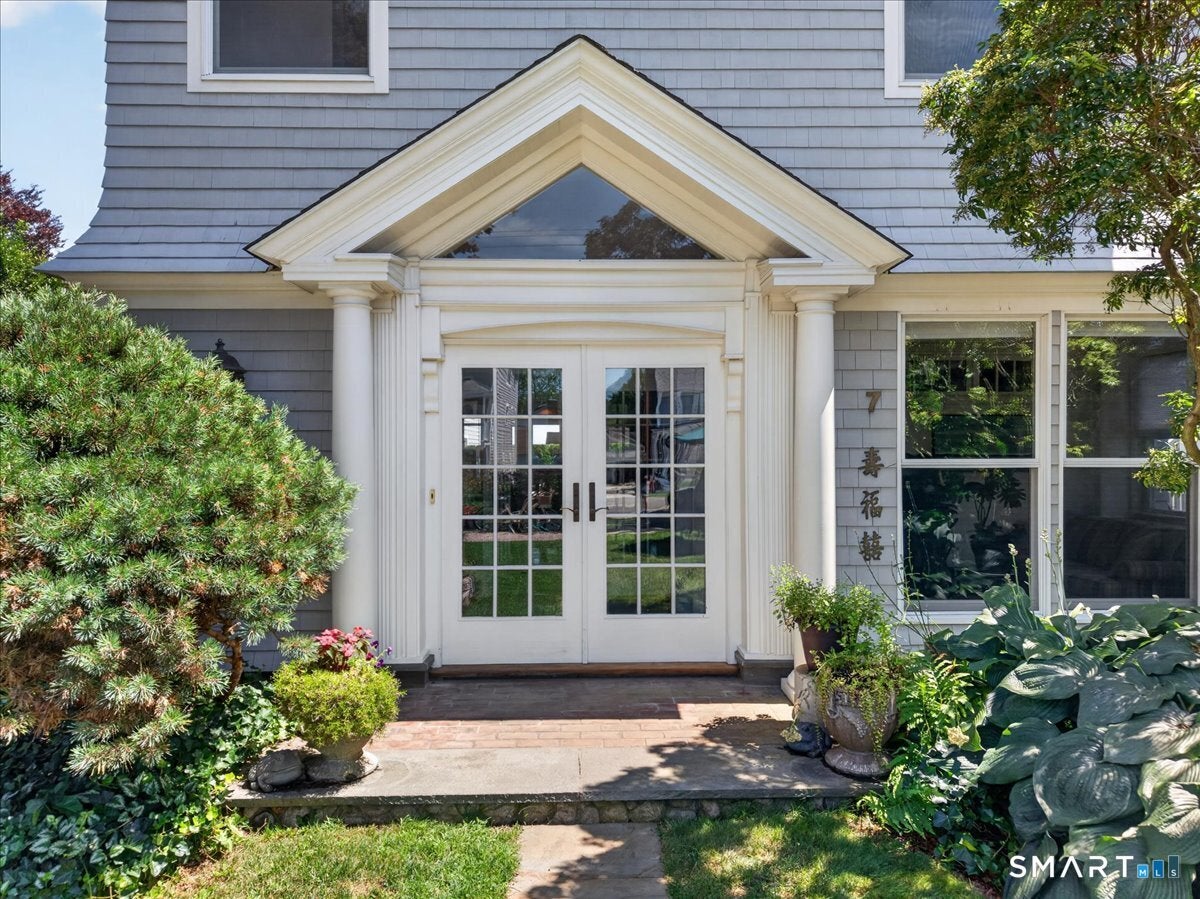 7 Middlefield Street