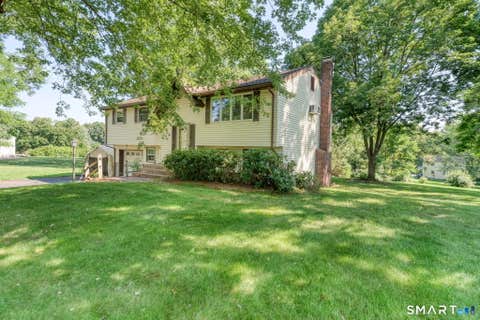 Homes For Sale - 6 Blueberry Circle<br/> Tolland County, Ellington, CT 06029