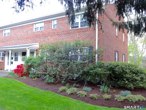 Photo of 245 Unquowa Road #APT 57, Fairfield, CT 06824 (MLS # 24150421)