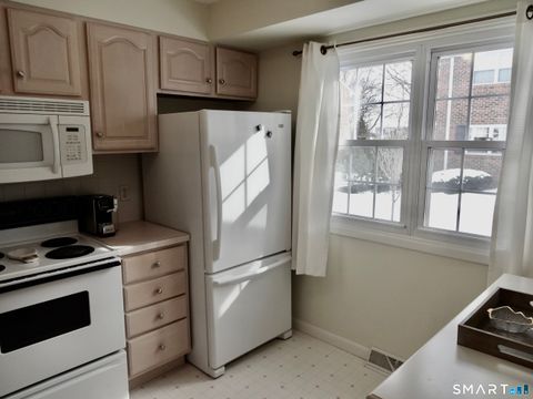 Tiny photo for 245 Unquowa Road #APT 57, Fairfield, CT 06824 (MLS # 24150421)