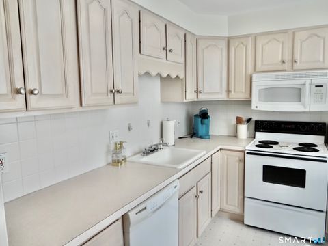 Tiny photo for 245 Unquowa Road #APT 57, Fairfield, CT 06824 (MLS # 24150421)