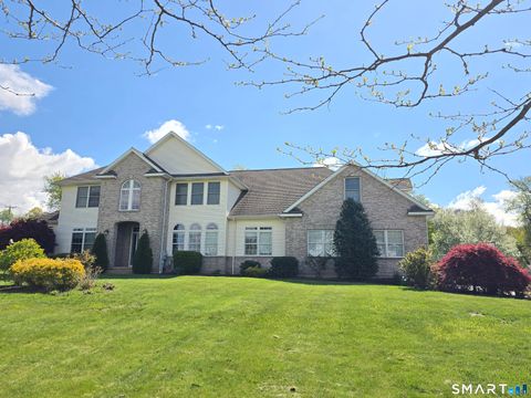 Homes For Sale - 12 Copper Beech Drive<br/> Middletown, CT 06457