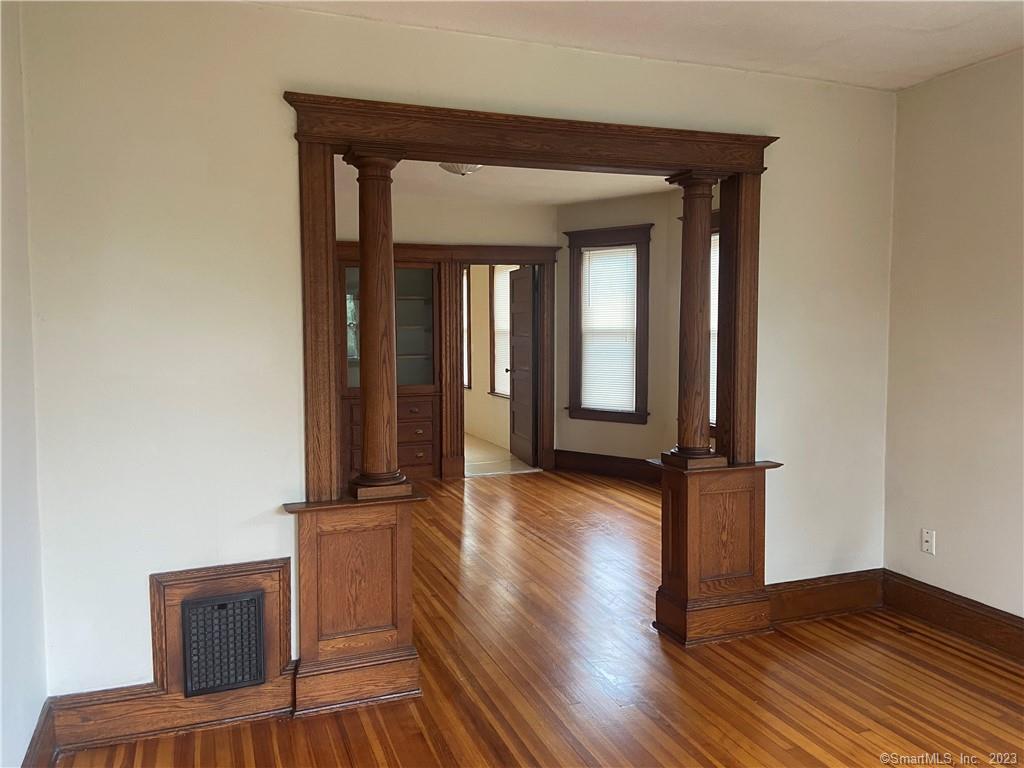 West Hartford, Connecticut 06119, United States, 2 Bedrooms Bedrooms, ,1 BathroomBathrooms,Residential,Active,142362