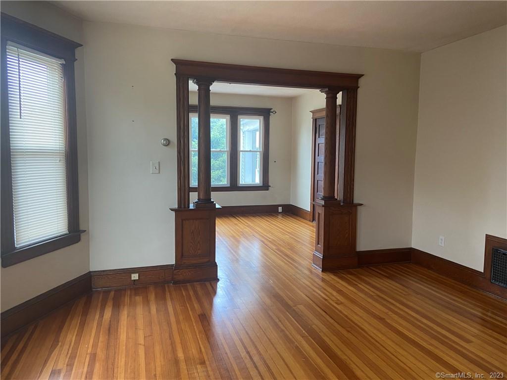 West Hartford, Connecticut 06119, United States, 2 Bedrooms Bedrooms, ,1 BathroomBathrooms,Residential,Active,142362