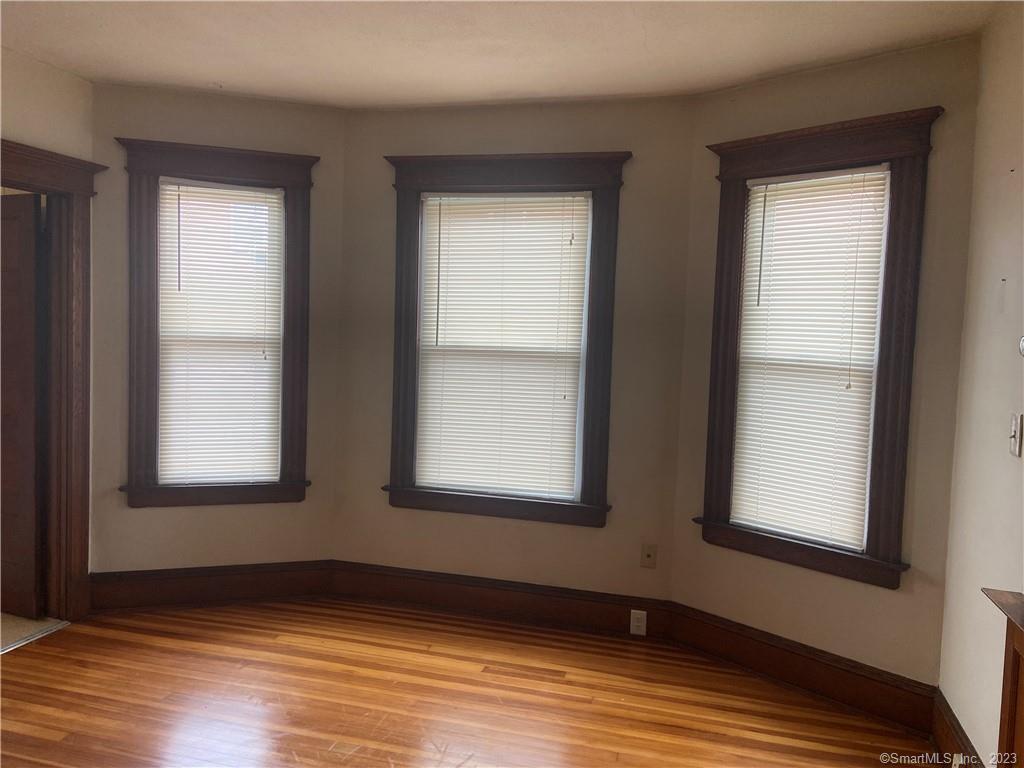 West Hartford, Connecticut 06119, United States, 2 Bedrooms Bedrooms, ,1 BathroomBathrooms,Residential,Active,142362