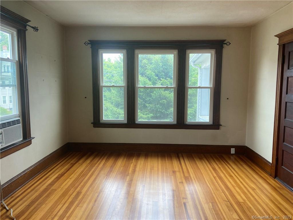 West Hartford, Connecticut 06119, United States, 2 Bedrooms Bedrooms, ,1 BathroomBathrooms,Residential,Active,142362