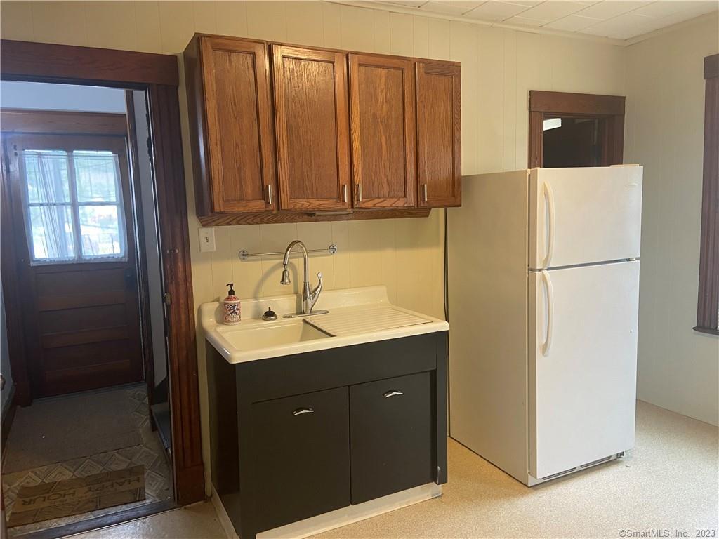 West Hartford, Connecticut 06119, United States, 2 Bedrooms Bedrooms, ,1 BathroomBathrooms,Residential,Active,142362