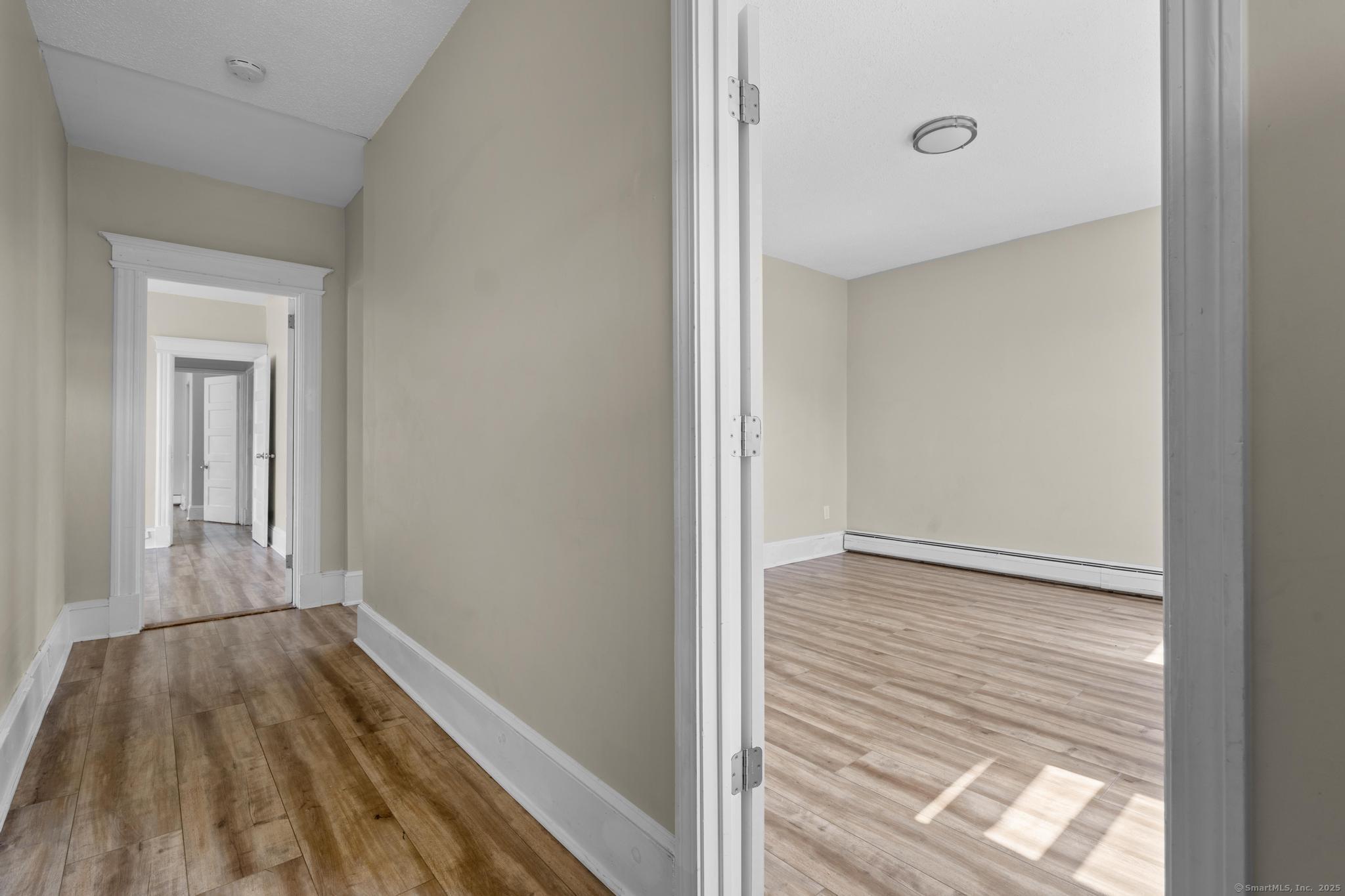 Hartford, Connecticut 06106, United States, 3 Bedrooms Bedrooms, ,1 BathroomBathrooms,Residential,Active,214907