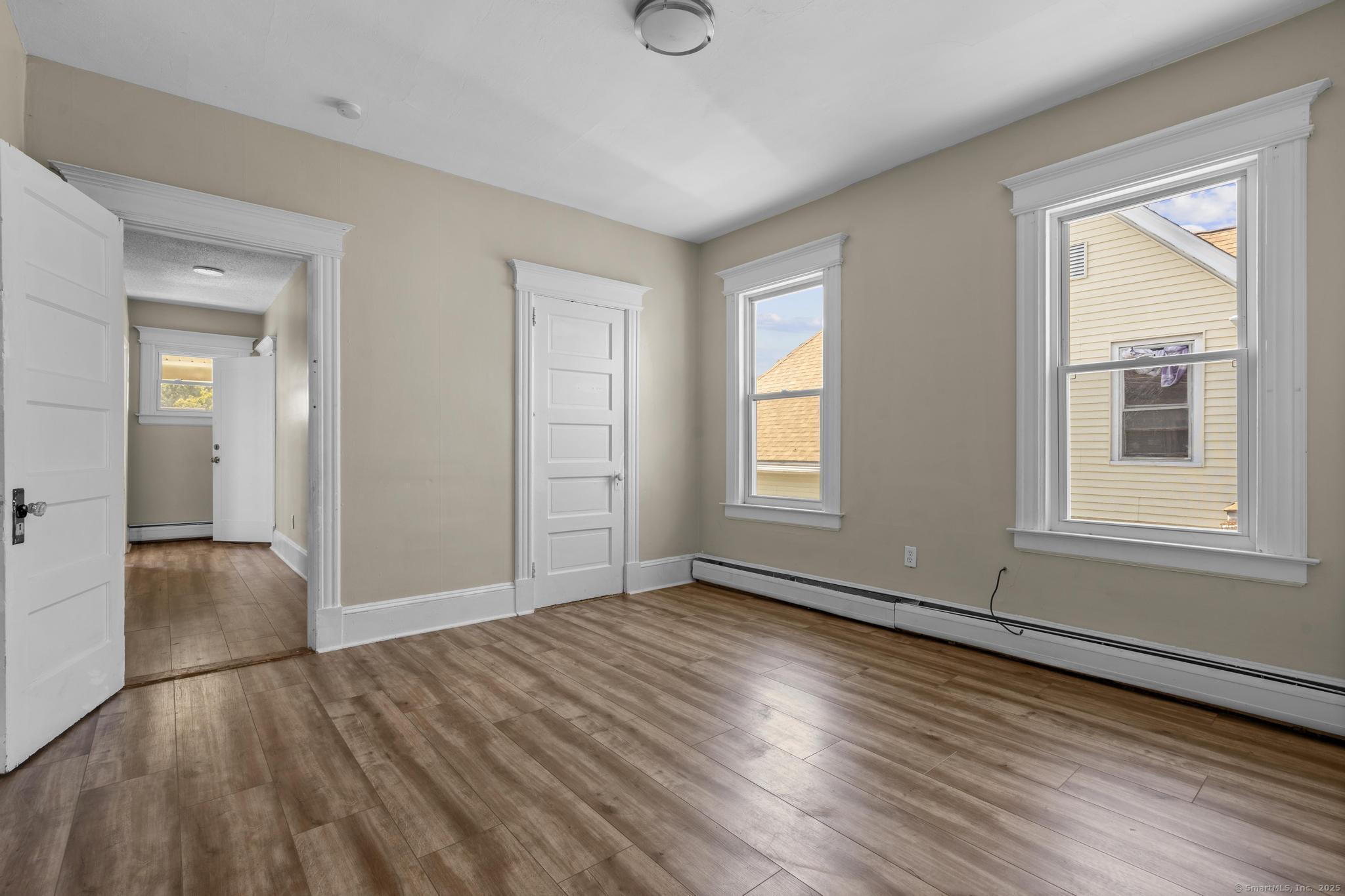 Hartford, Connecticut 06106, United States, 3 Bedrooms Bedrooms, ,1 BathroomBathrooms,Residential,Active,214907