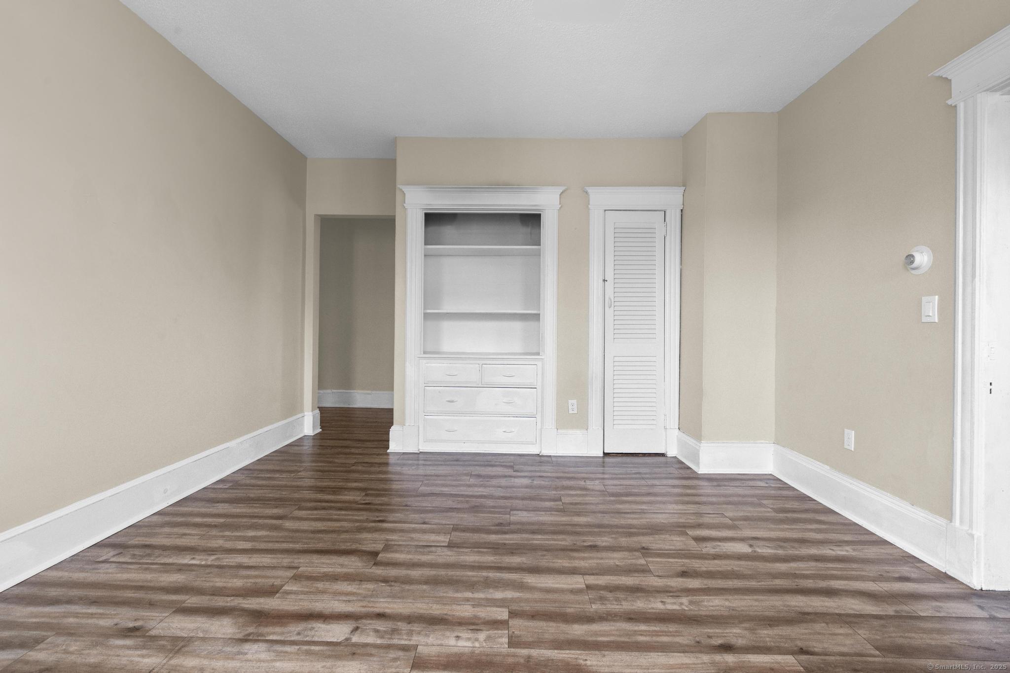 Hartford, Connecticut 06106, United States, 3 Bedrooms Bedrooms, ,1 BathroomBathrooms,Residential,Active,214907