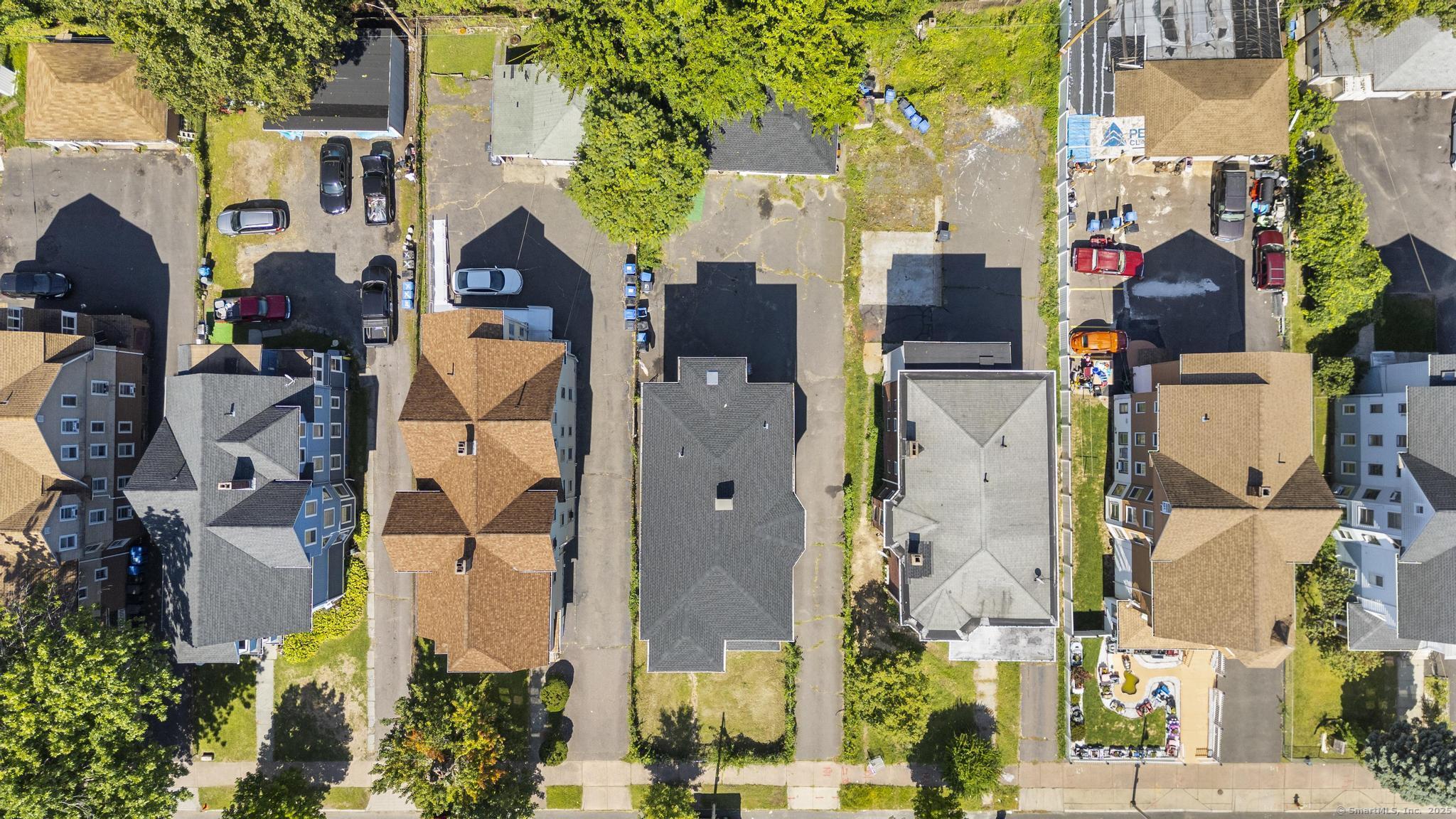 Hartford, Connecticut 06106, United States, 3 Bedrooms Bedrooms, ,1 BathroomBathrooms,Residential,Active,214907