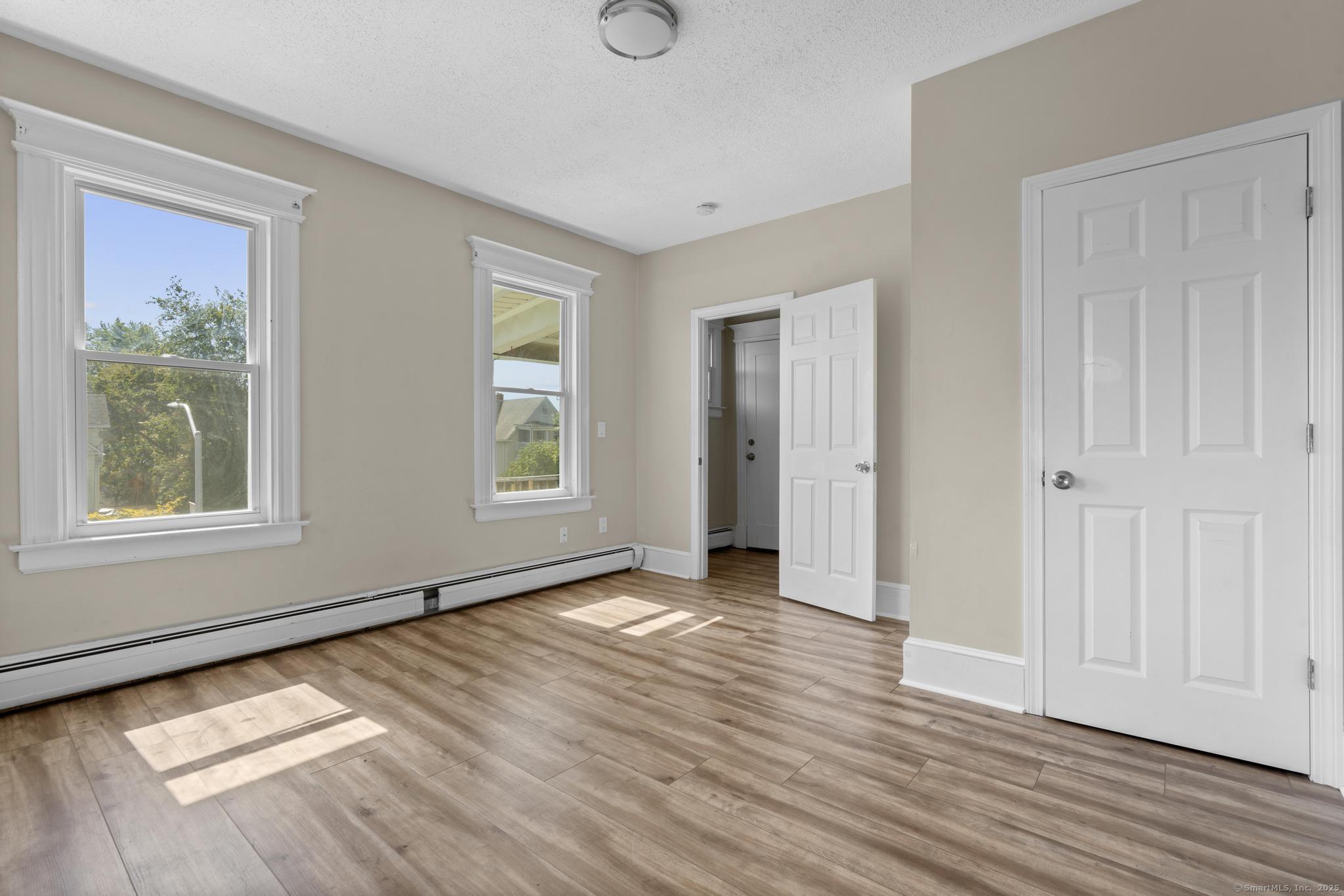 Hartford, Connecticut 06106, United States, 3 Bedrooms Bedrooms, ,1 BathroomBathrooms,Residential,Active,214907