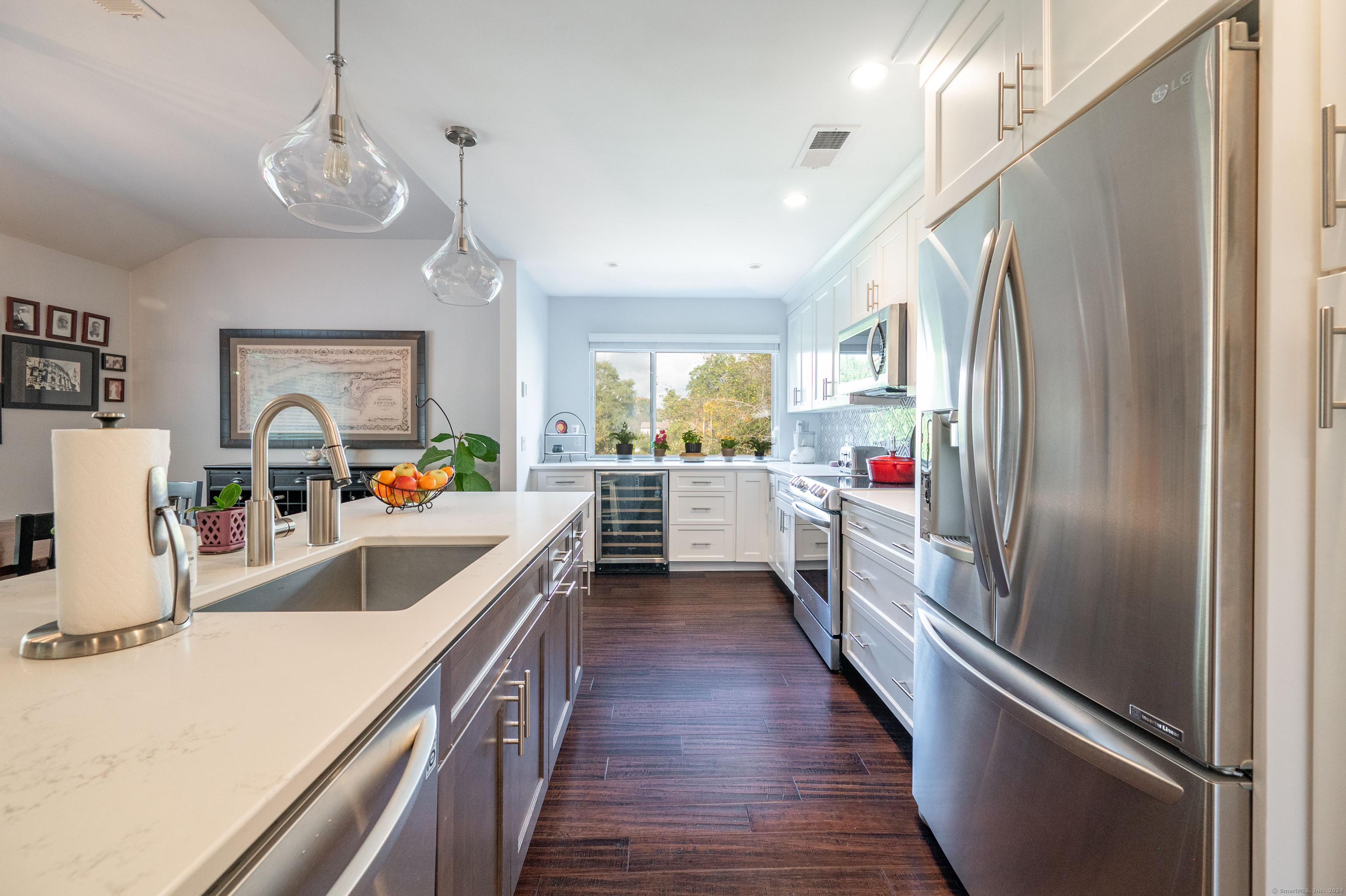357 B Krueger Circle, Southbury, Connecticut image 5