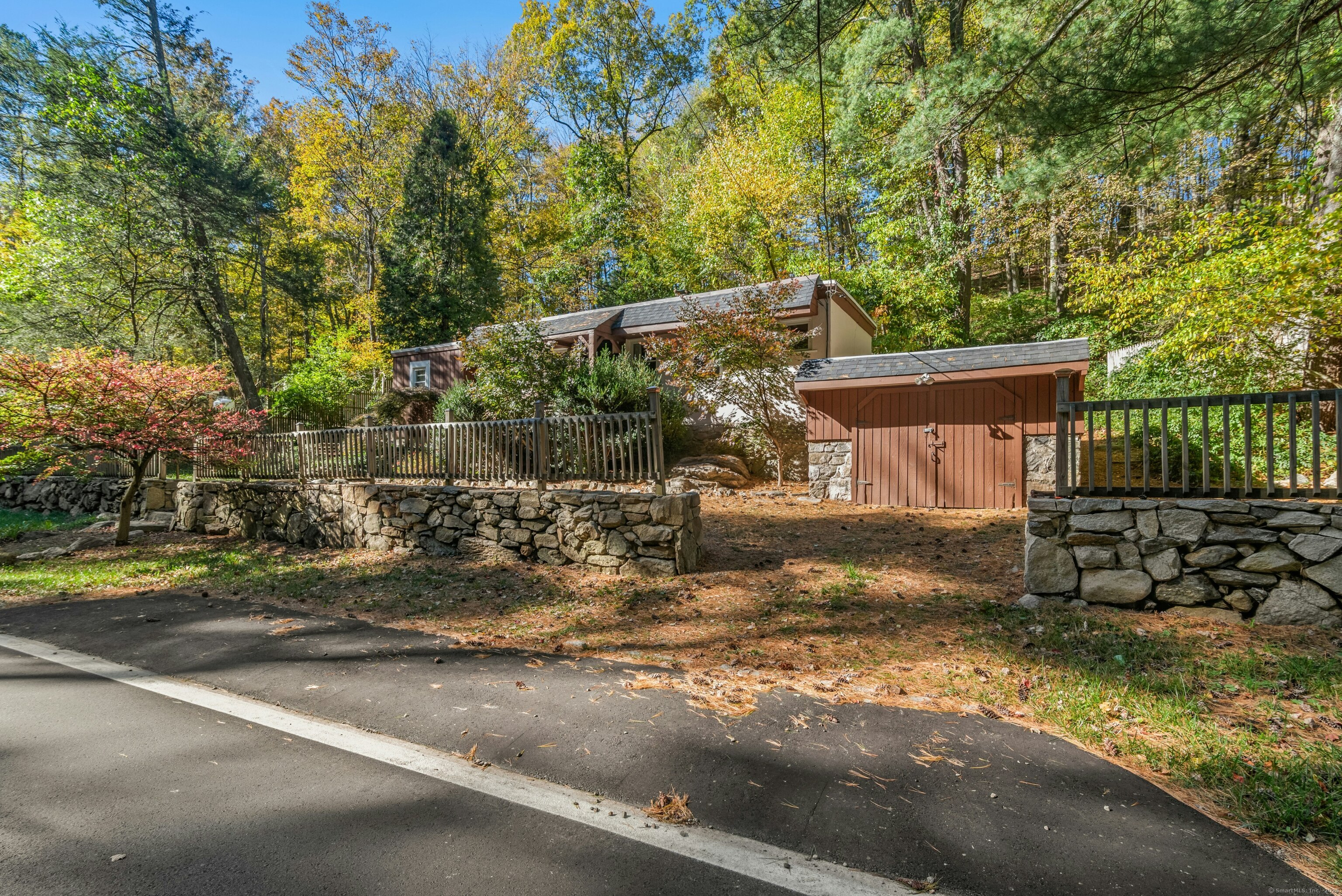 492 Newtown Turnpike