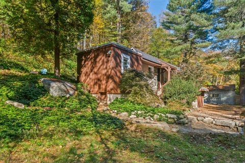 Photo of 492 Newtown Turnpike, Weston, CT 06883 (MLS # 24135326)