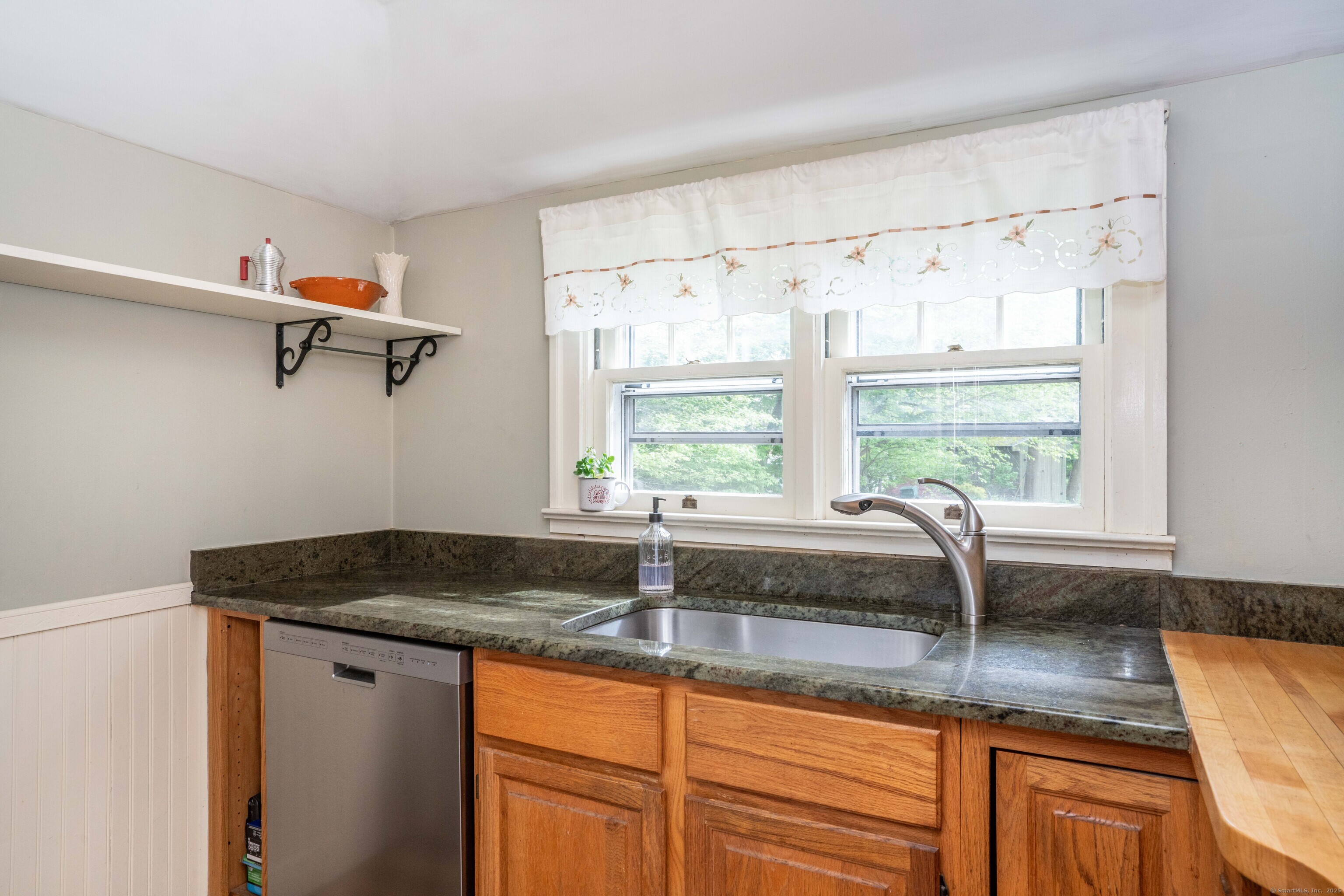 136 Naubuc Avenue, East Hartford, Connecticut image 17