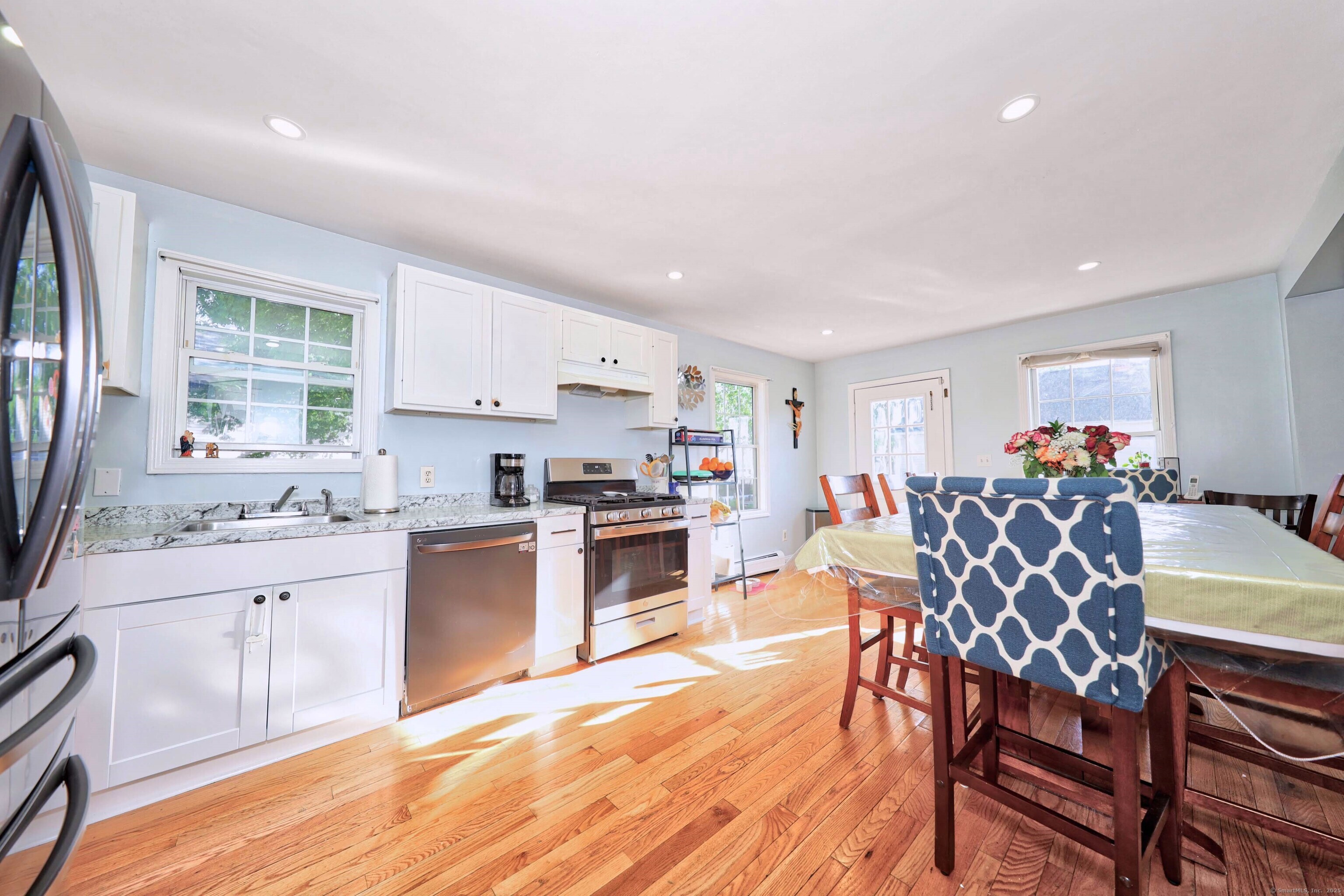31 Elm Court, Bridgeport, Connecticut image 3