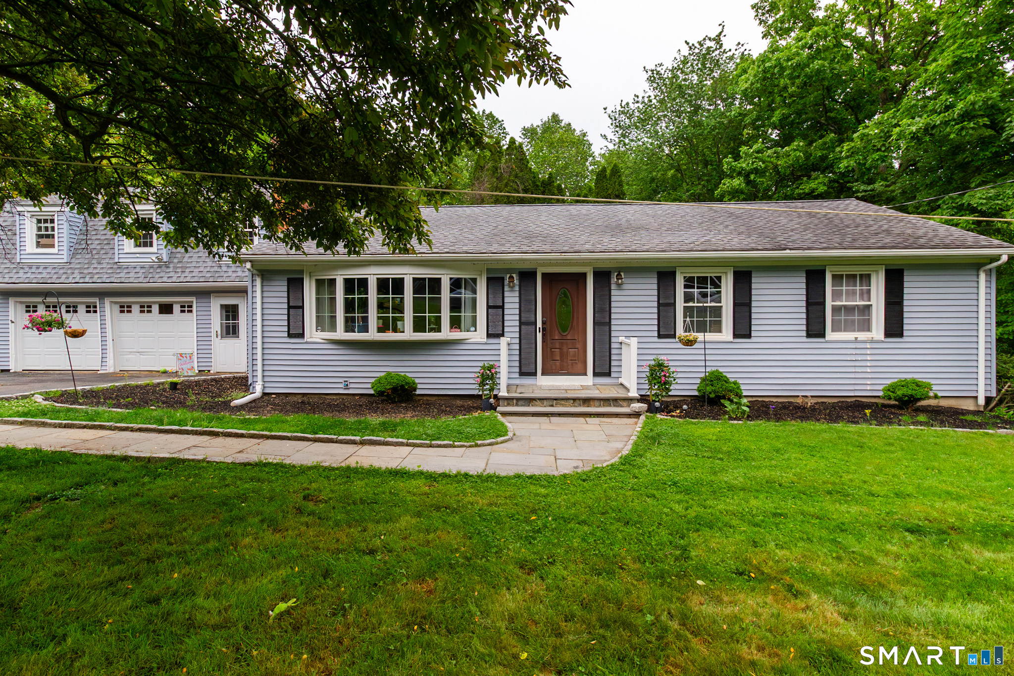 23 Great Neck Road