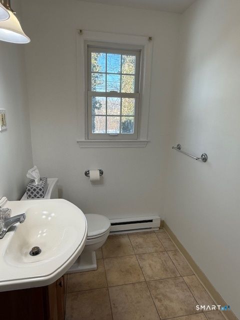 Tiny photo for 280 E Main Street #APT E2, Clinton, CT 06413 (MLS # 24151946)
