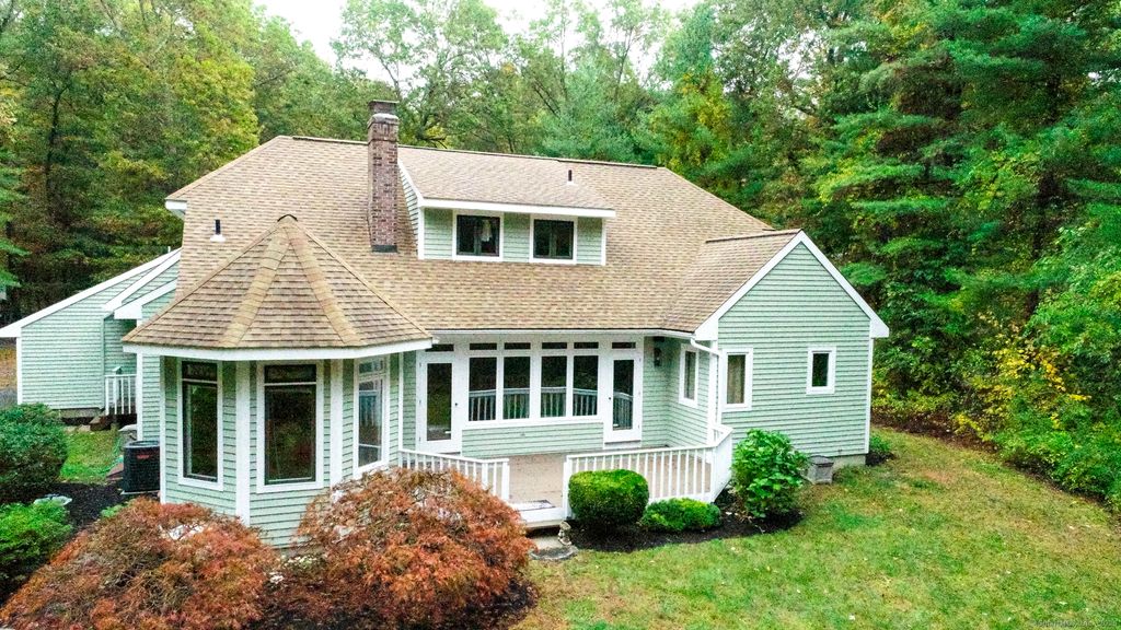 Photo of 3 Essex Court, Farmington, CT 06032 (MLS # 24132914)
