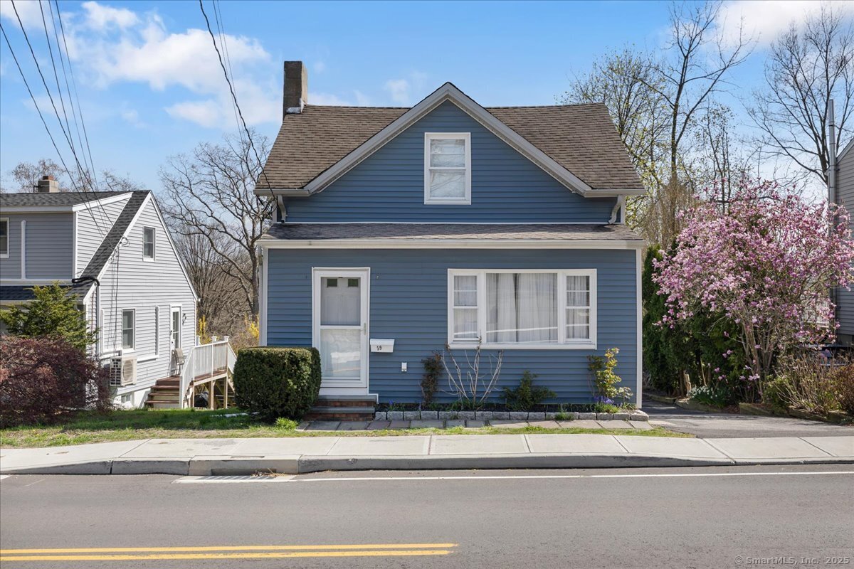 Property for Sale at Spring Hill Avenue, Norwalk, Connecticut - Bedrooms: 3 
Bathrooms: 3 
Rooms: 5  - $565,000