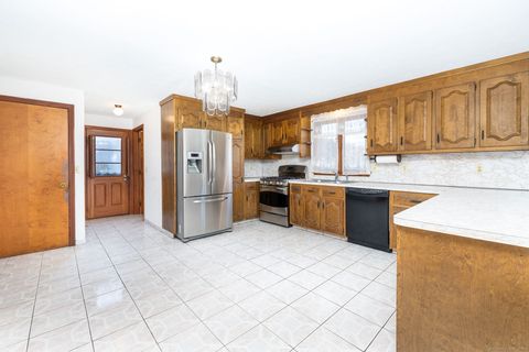 Tiny photo for 21 Crest Drive, Cromwell, CT 06416 (MLS # 24142988)