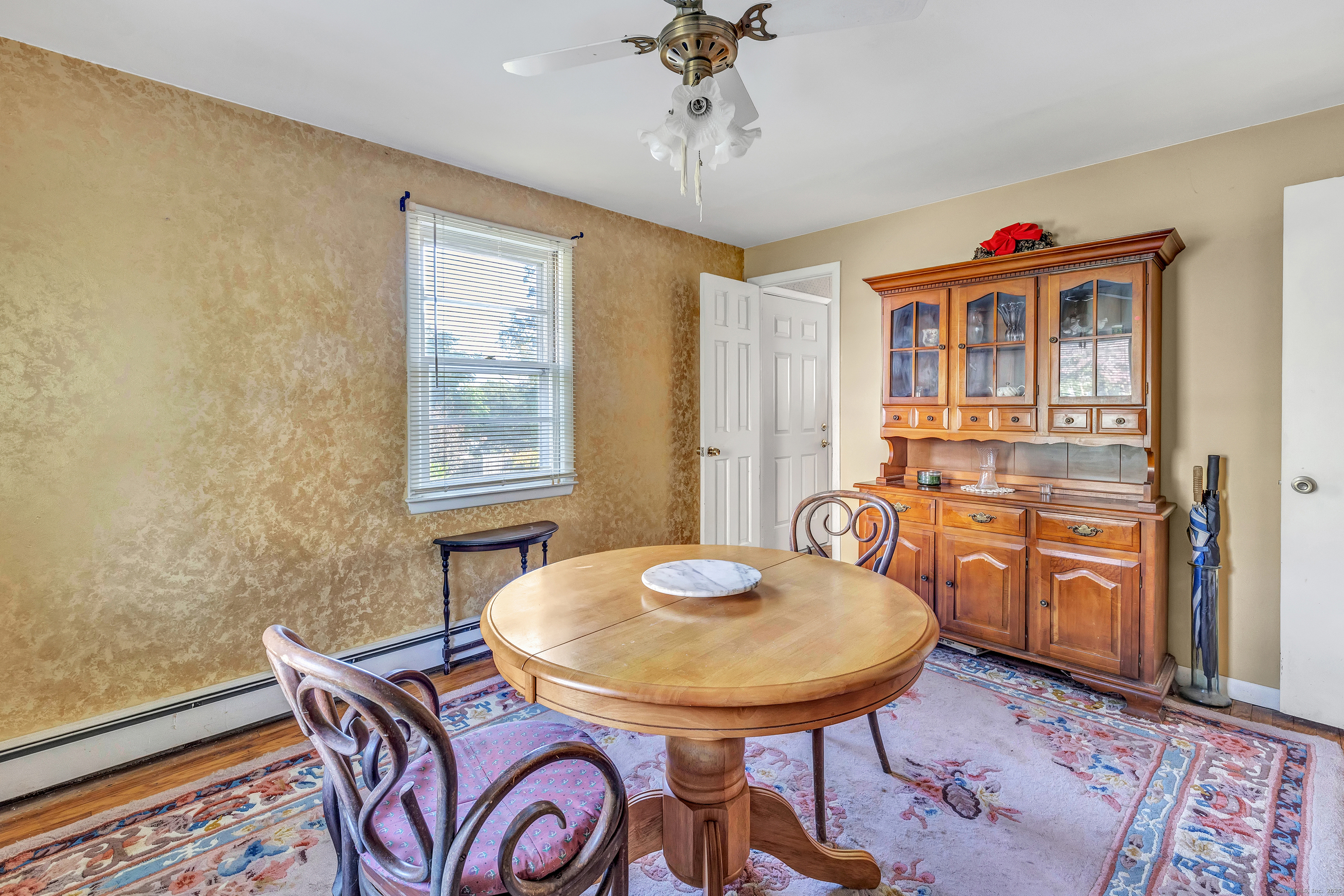 Bridgeport, Connecticut 06606, United States, 2 Bedrooms Bedrooms, ,2 BathroomsBathrooms,Residential,Pending,210755