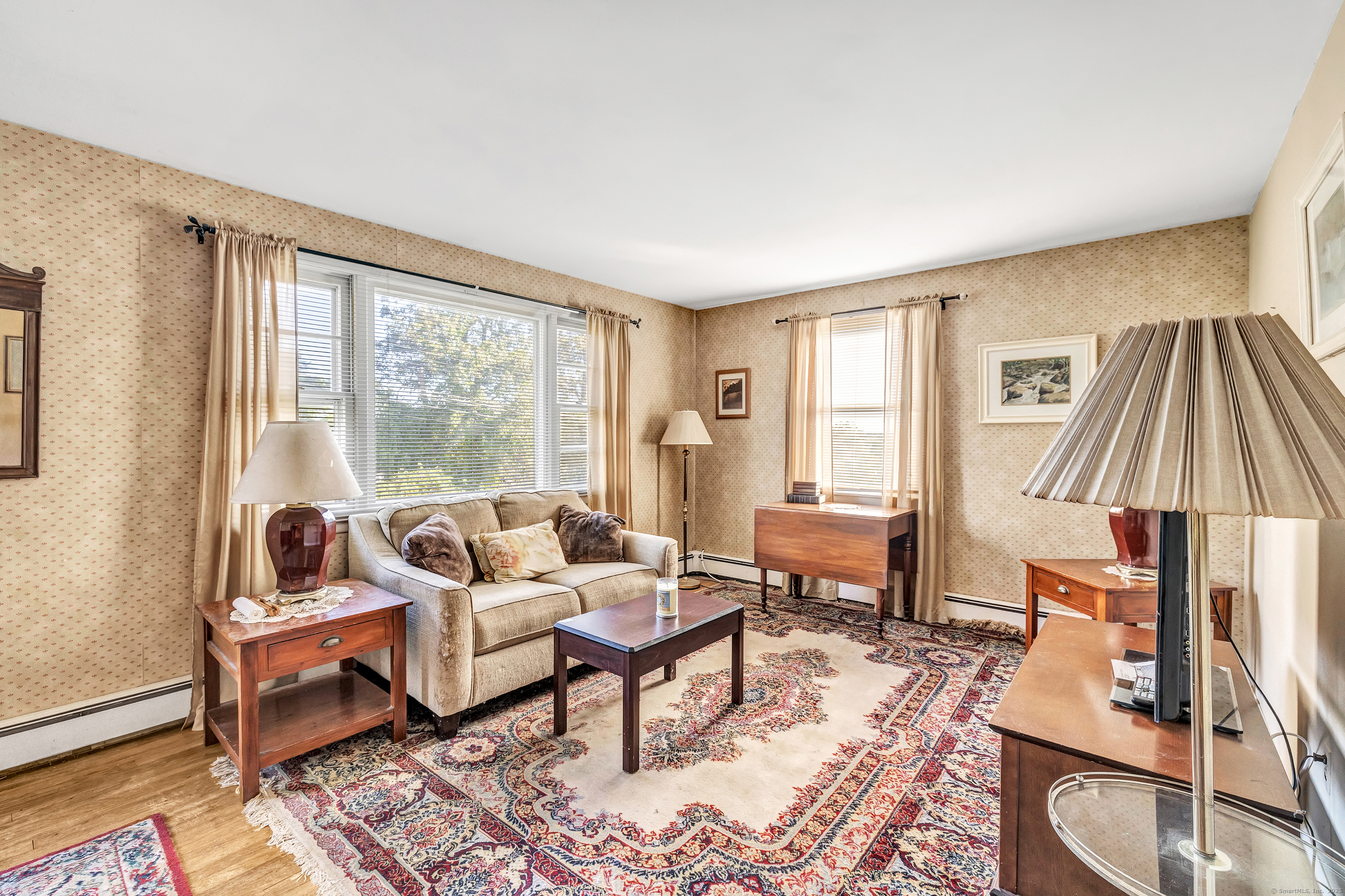 Bridgeport, Connecticut 06606, United States, 2 Bedrooms Bedrooms, ,2 BathroomsBathrooms,Residential,Pending,210755