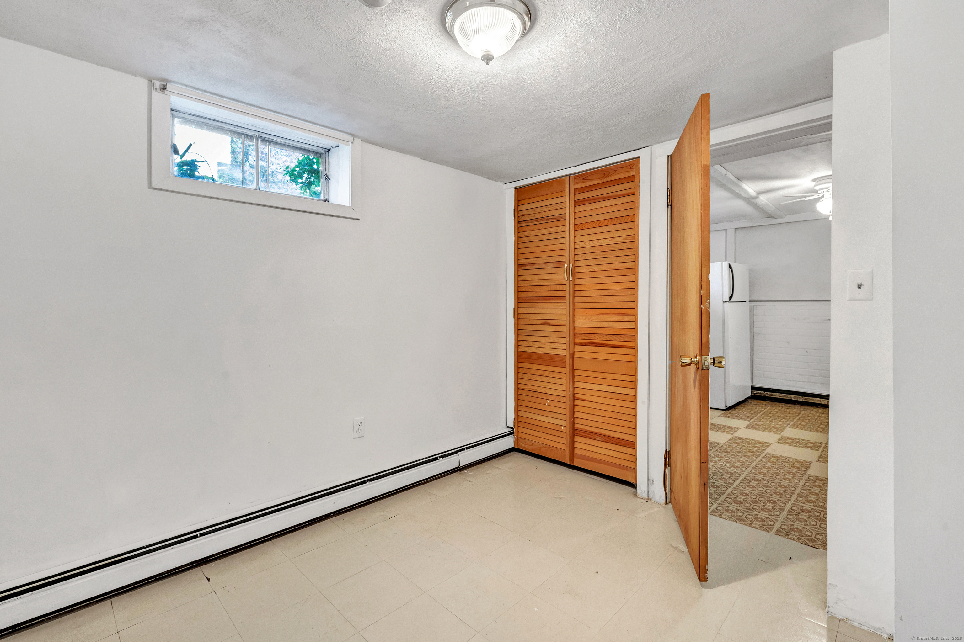 Bridgeport, Connecticut 06606, United States, 2 Bedrooms Bedrooms, ,2 BathroomsBathrooms,Residential,Pending,210755