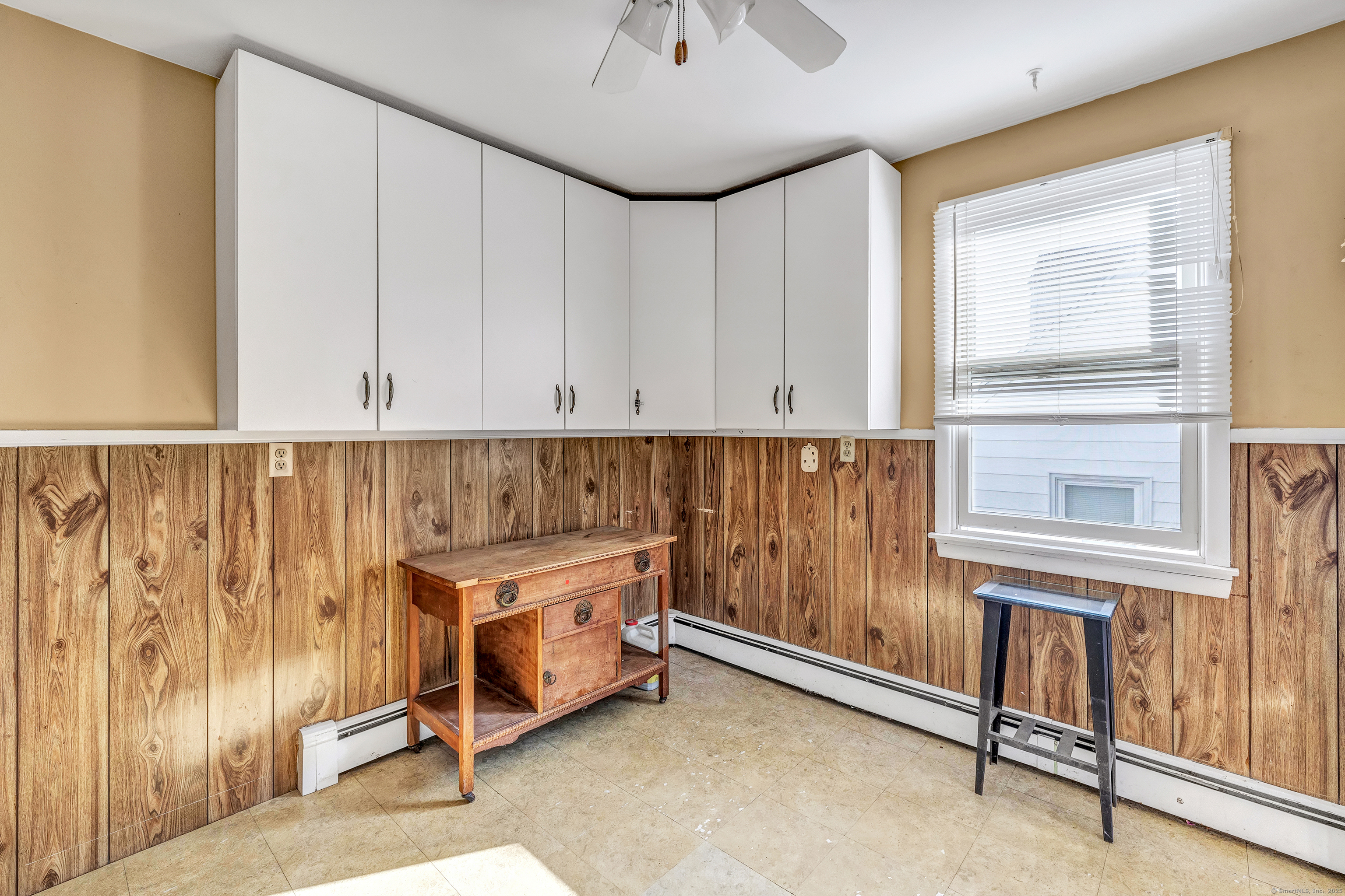 Bridgeport, Connecticut 06606, United States, 2 Bedrooms Bedrooms, ,2 BathroomsBathrooms,Residential,Pending,210755