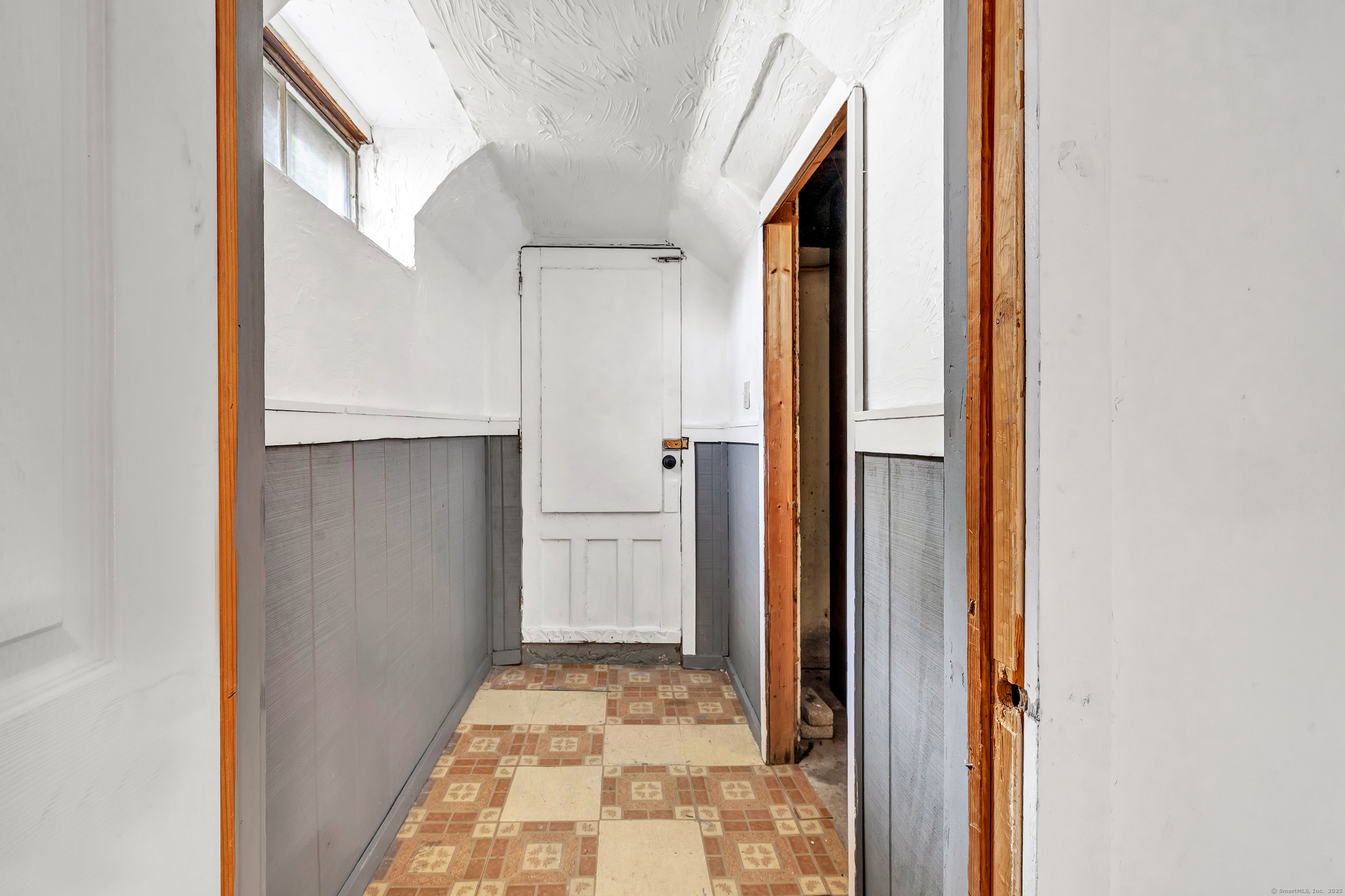 Bridgeport, Connecticut 06606, United States, 2 Bedrooms Bedrooms, ,2 BathroomsBathrooms,Residential,Pending,210755