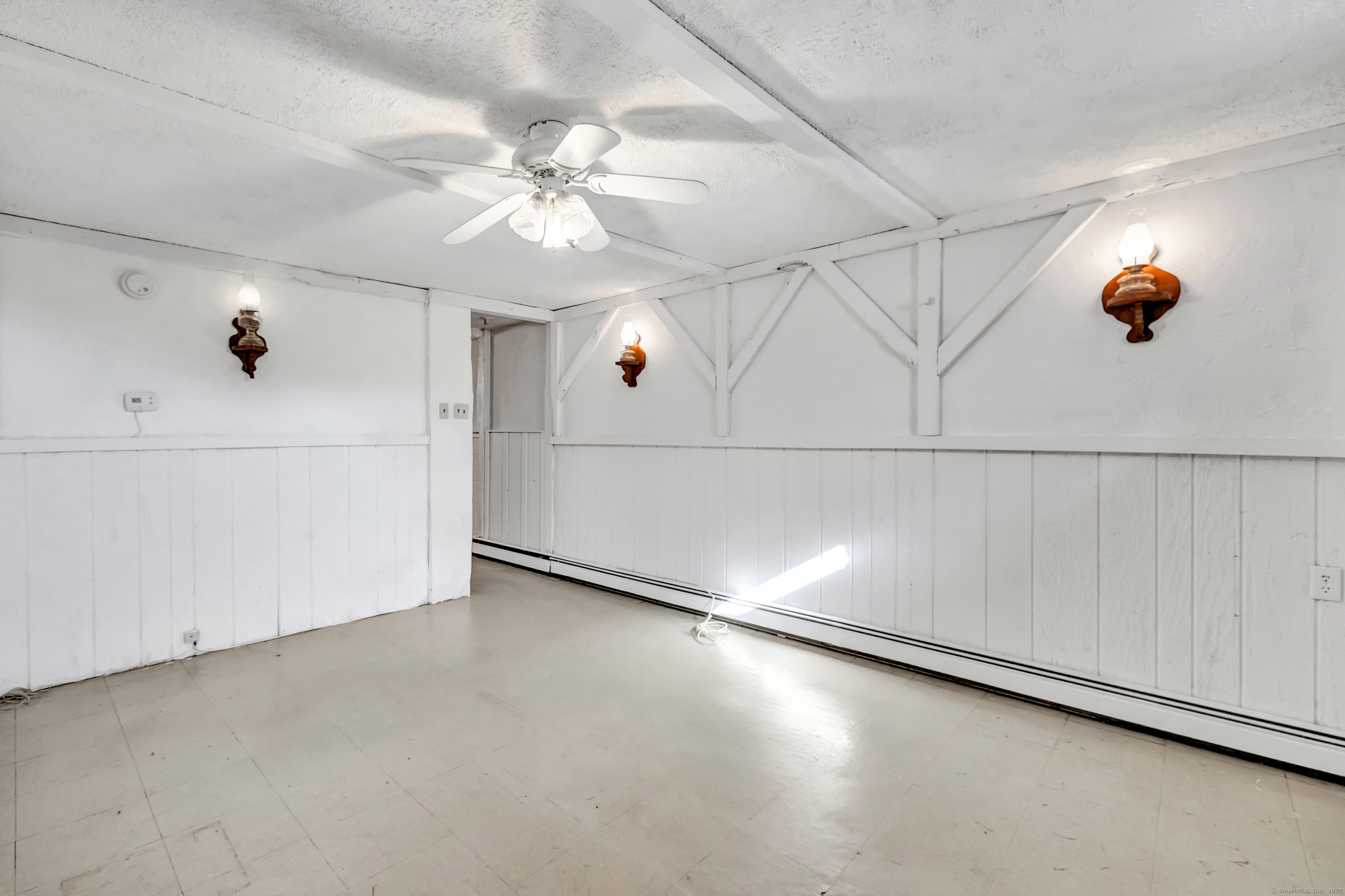 Bridgeport, Connecticut 06606, United States, 2 Bedrooms Bedrooms, ,2 BathroomsBathrooms,Residential,Pending,210755