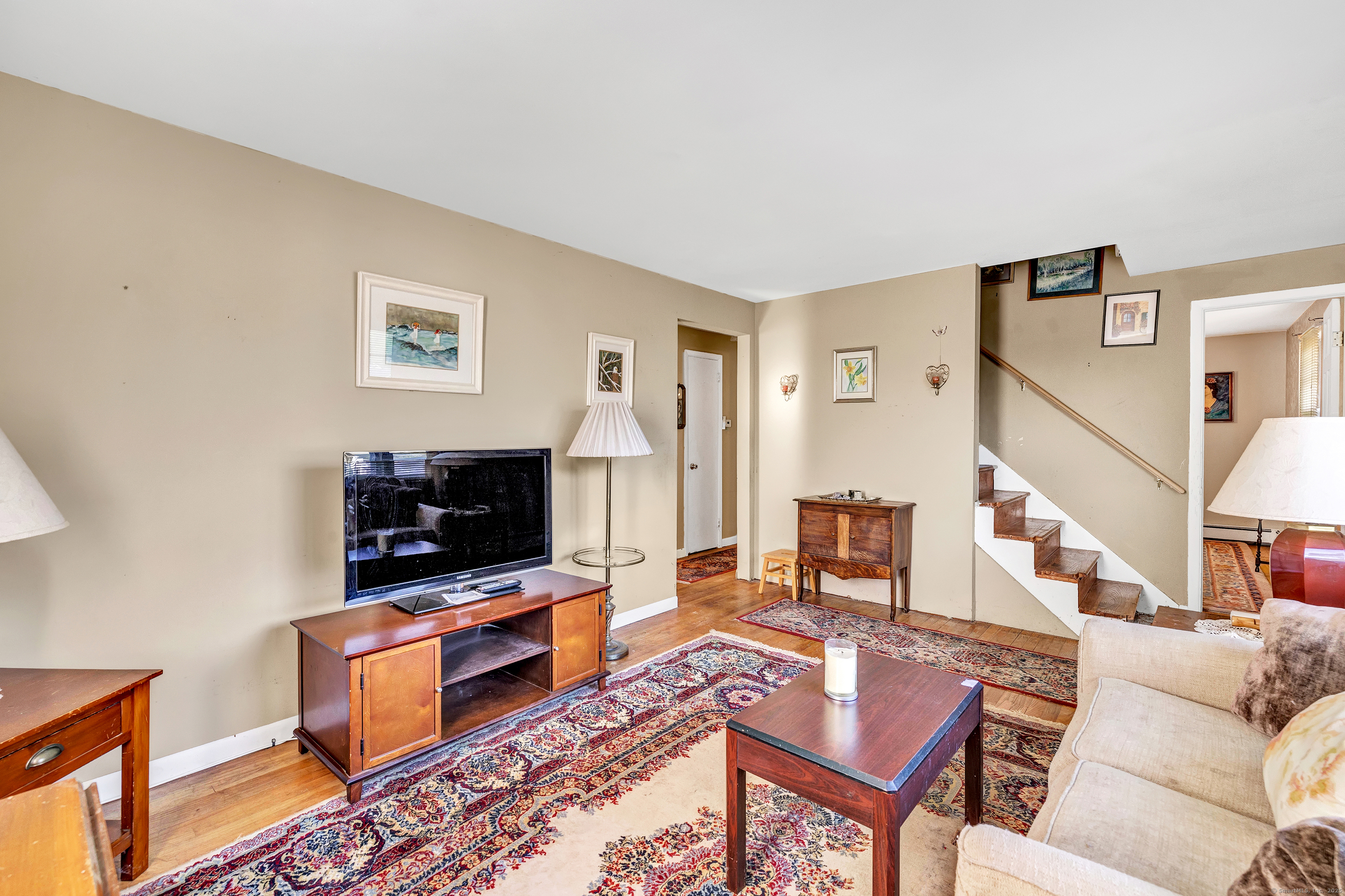 Bridgeport, Connecticut 06606, United States, 2 Bedrooms Bedrooms, ,2 BathroomsBathrooms,Residential,Pending,210755