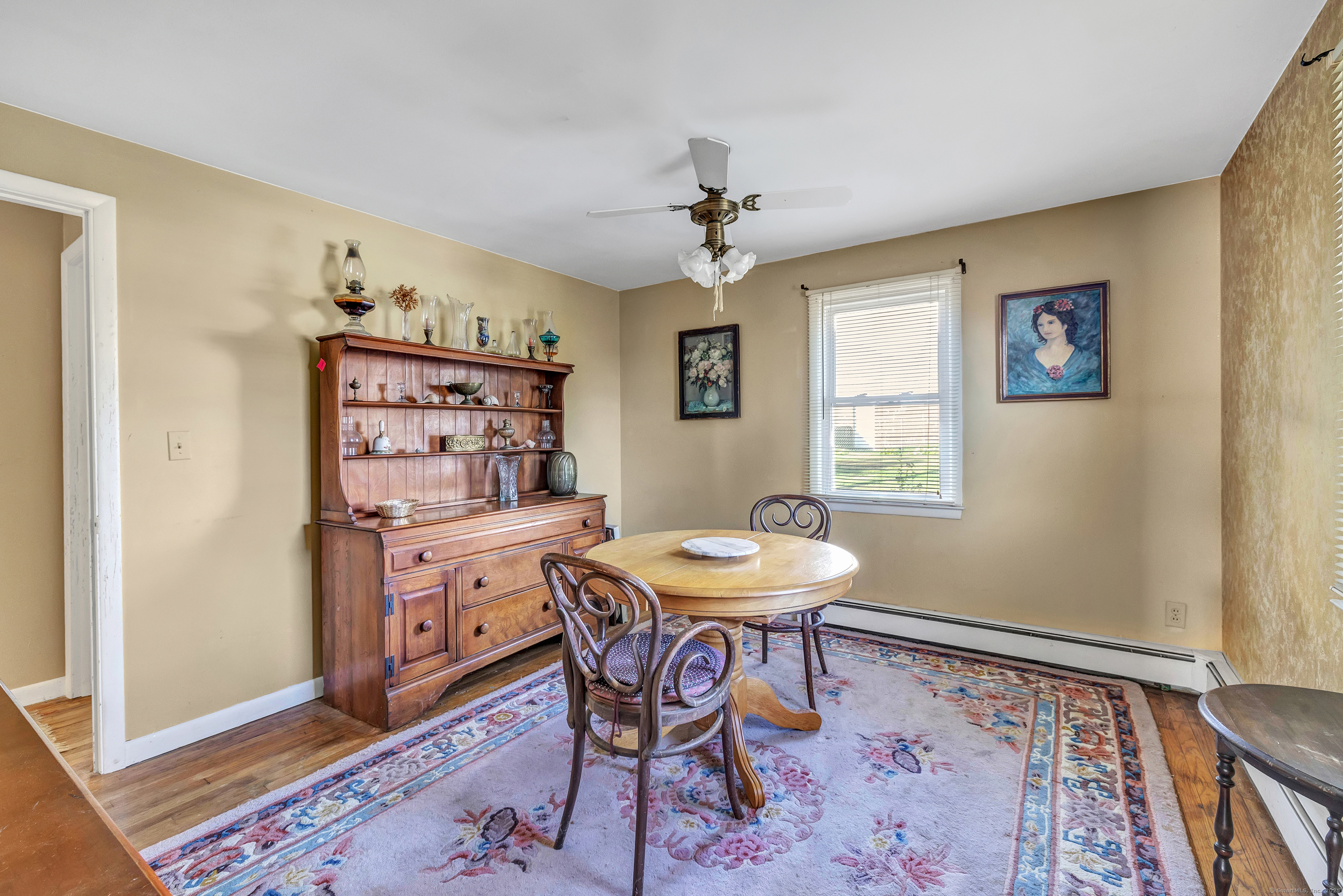 Bridgeport, Connecticut 06606, United States, 2 Bedrooms Bedrooms, ,2 BathroomsBathrooms,Residential,Pending,210755