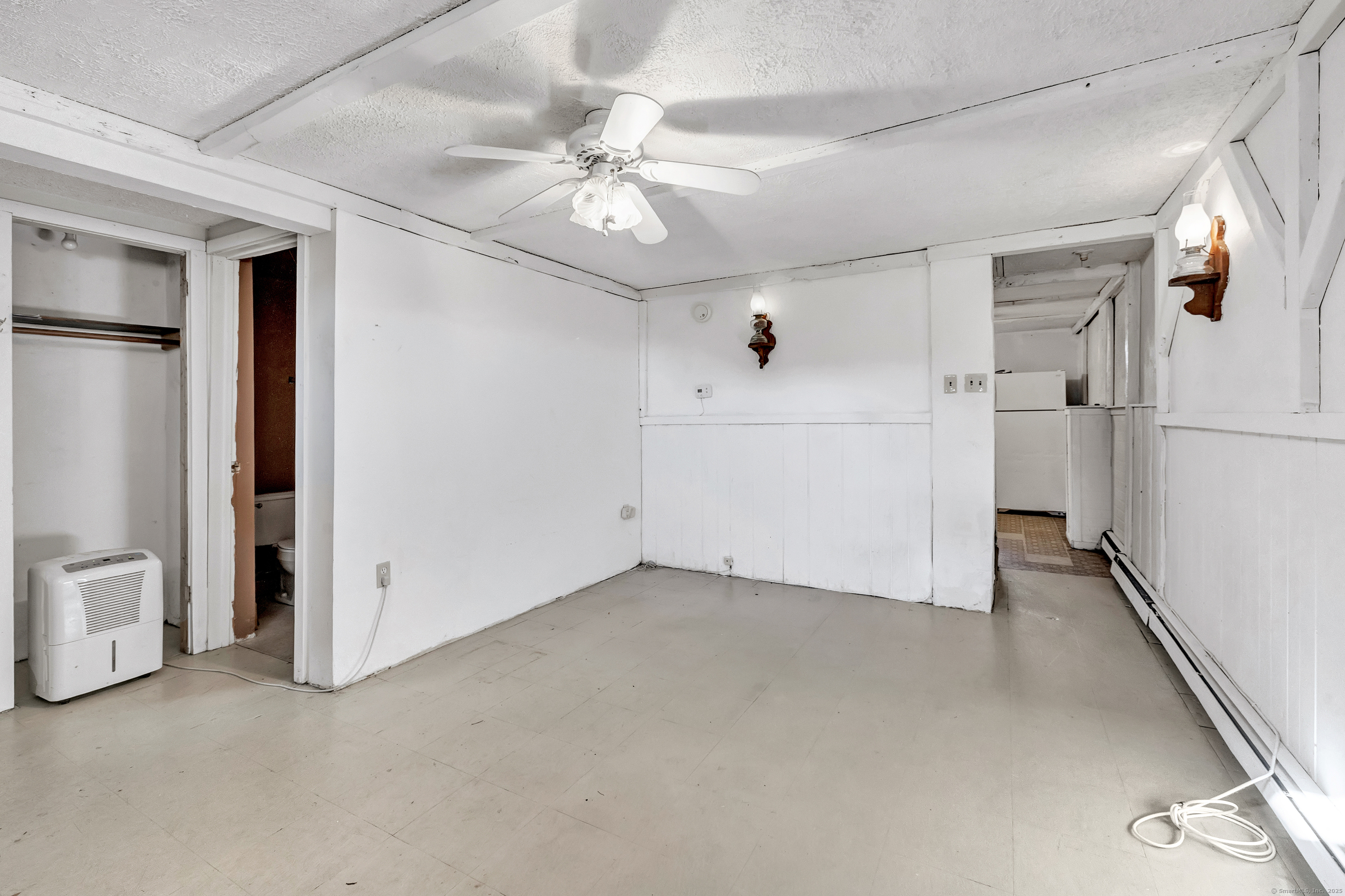 Bridgeport, Connecticut 06606, United States, 2 Bedrooms Bedrooms, ,2 BathroomsBathrooms,Residential,Pending,210755