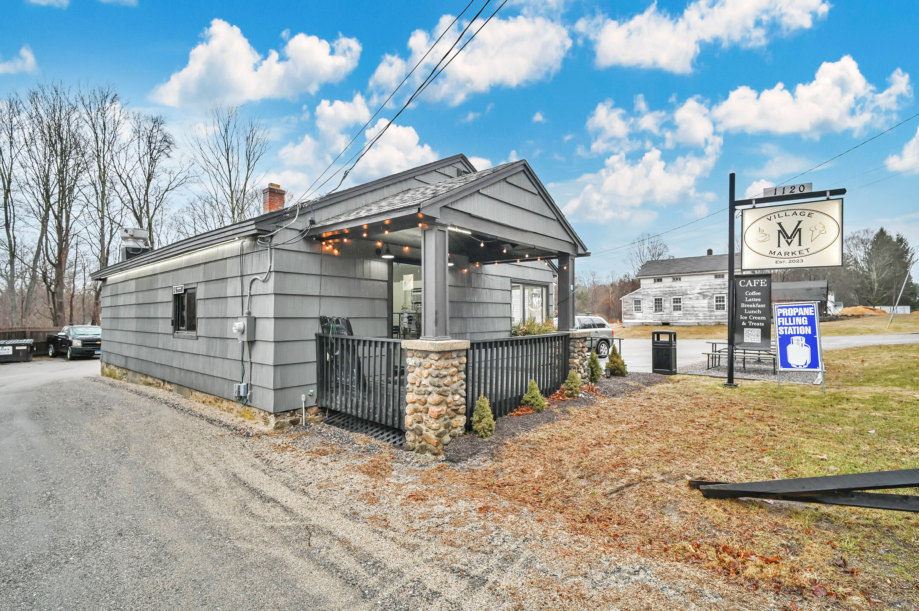 1120 Litchfield Turnpike